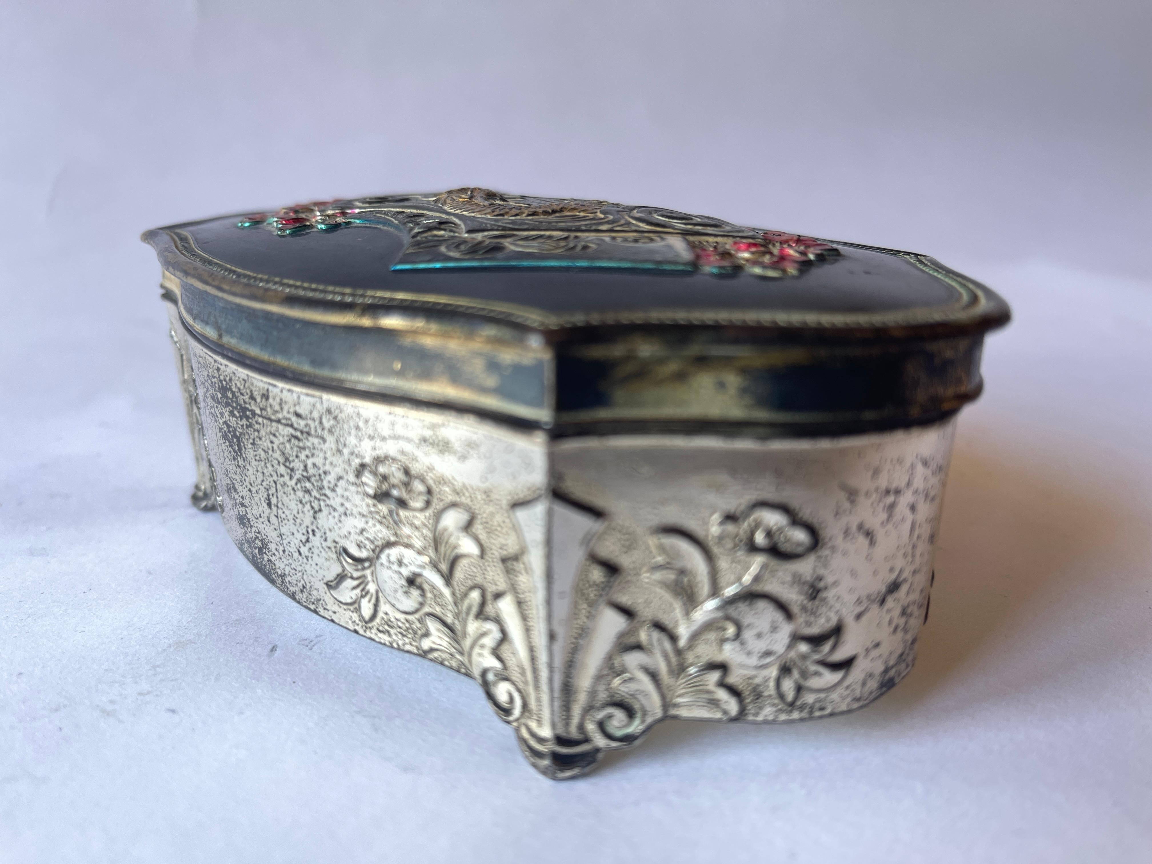Anglo-japonais Boîte à bijoux japonaise Fuji avec dessus émaillé de dragon en vente