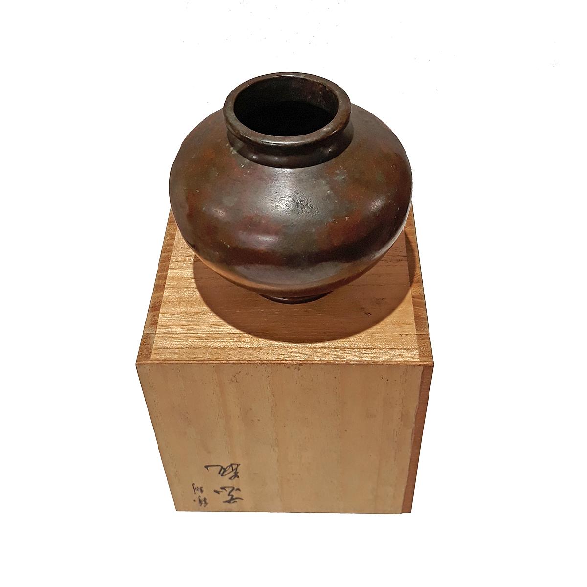 Japanese Murashido Brass Vase, Early 20th Century 9