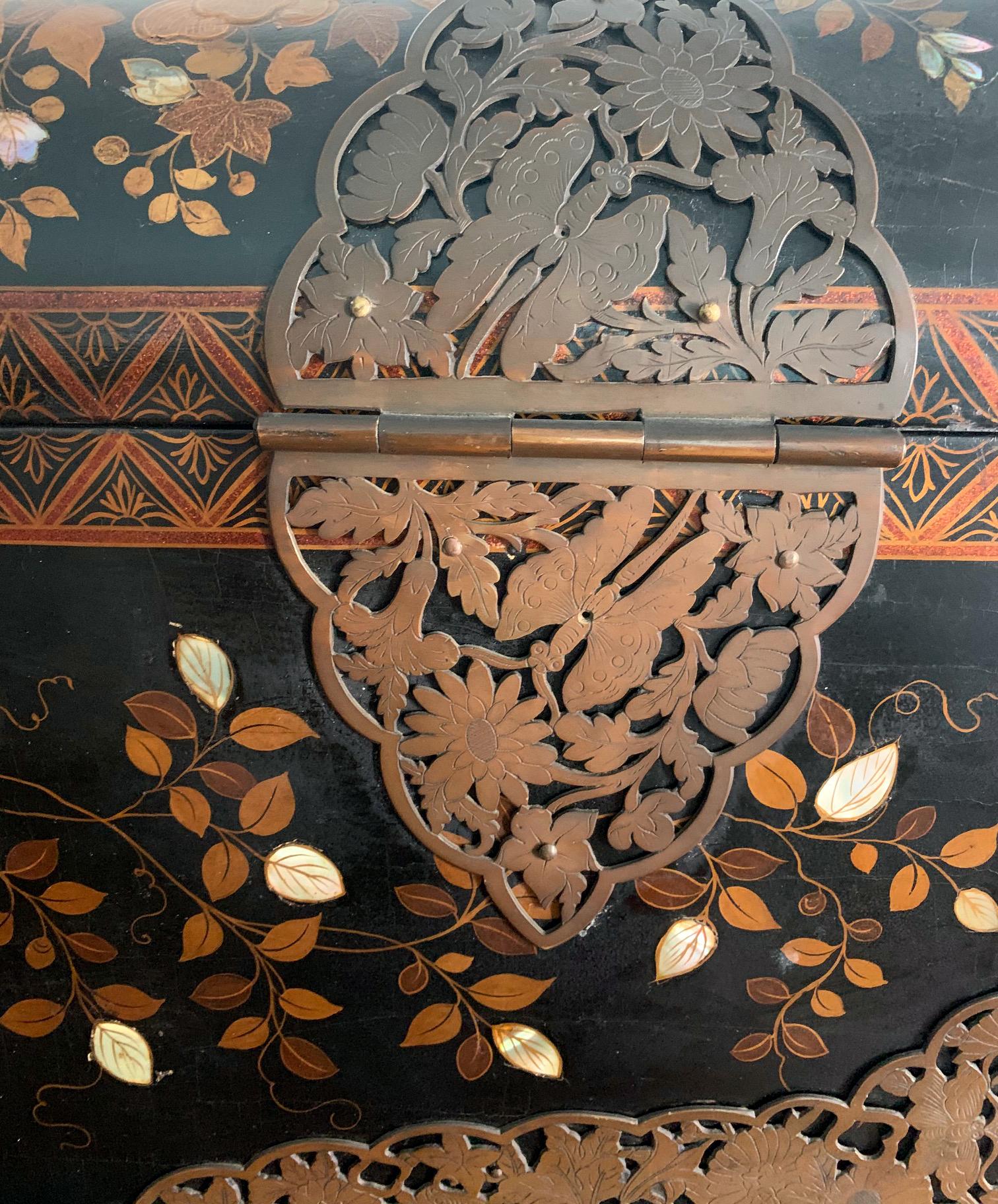 Japanischer Namban-Lack und Intarsien-Koffer aus der japanischen Momoyama-Periode im Angebot 11