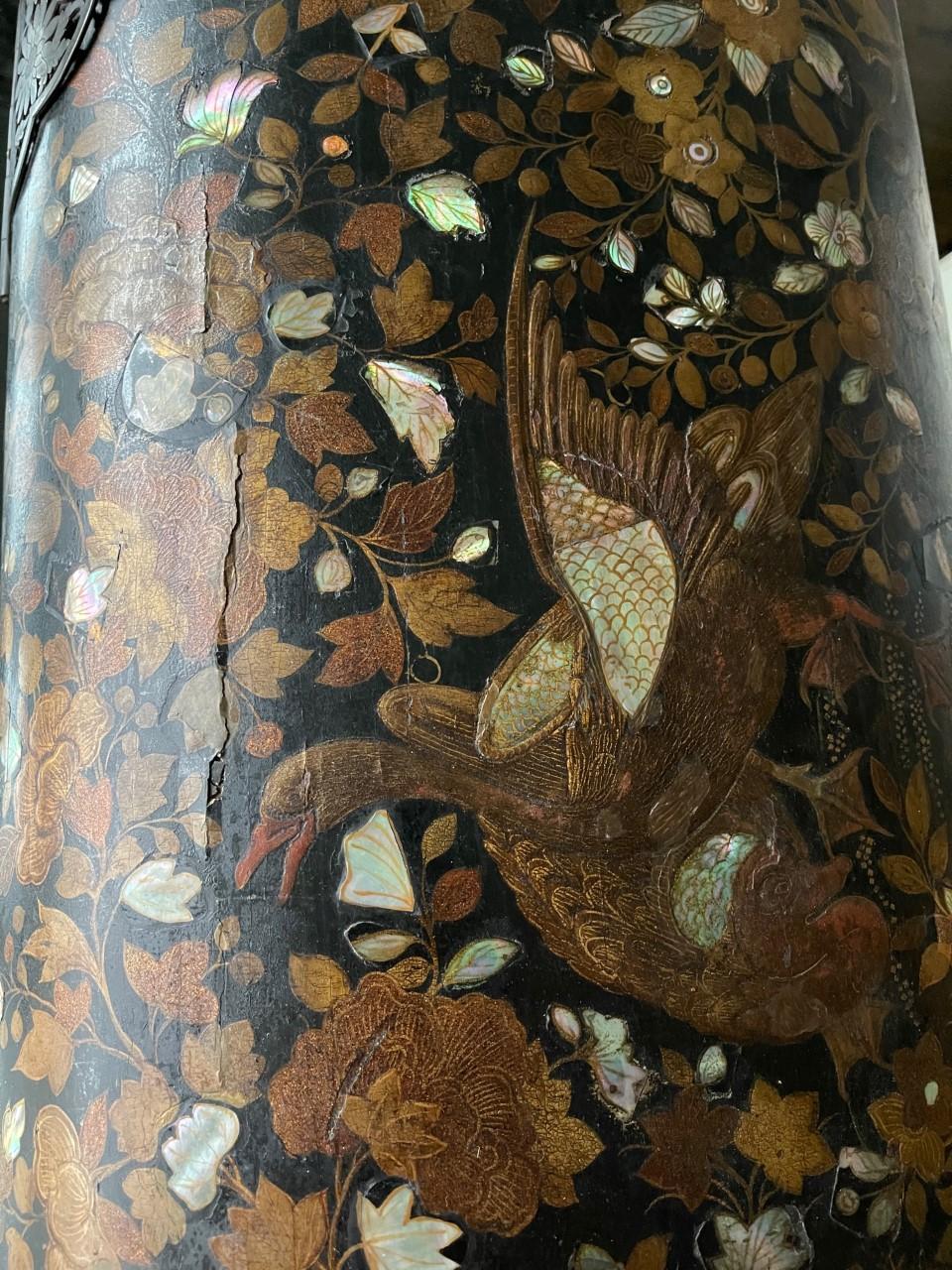 Japanese Namban Lacquer and Inlay Coffer Momoyama Period For Sale 1
