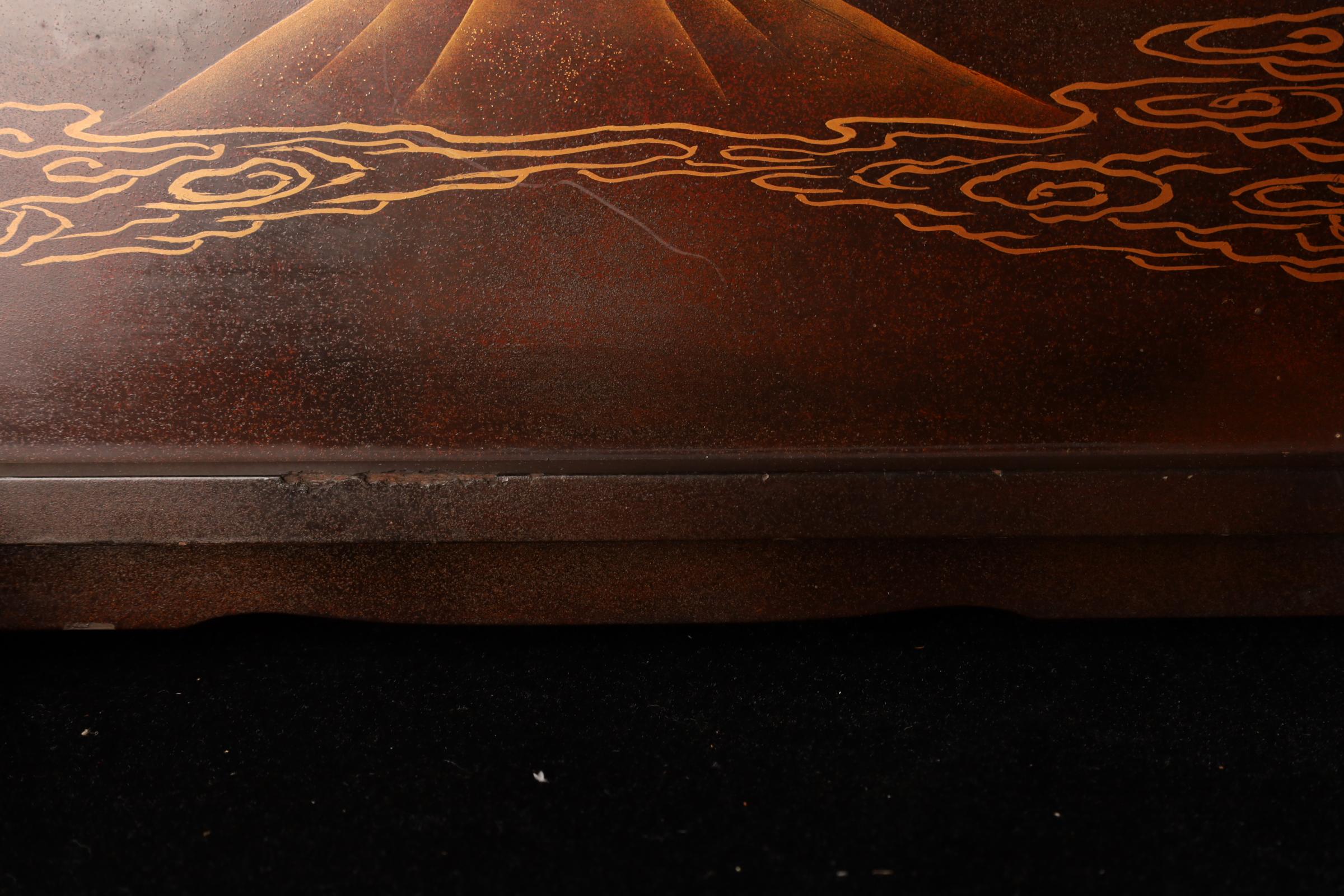 Kake (supporto per spada) giapponese Nashiji Gold Maki-e Katana con motivo del drago in vendita 4