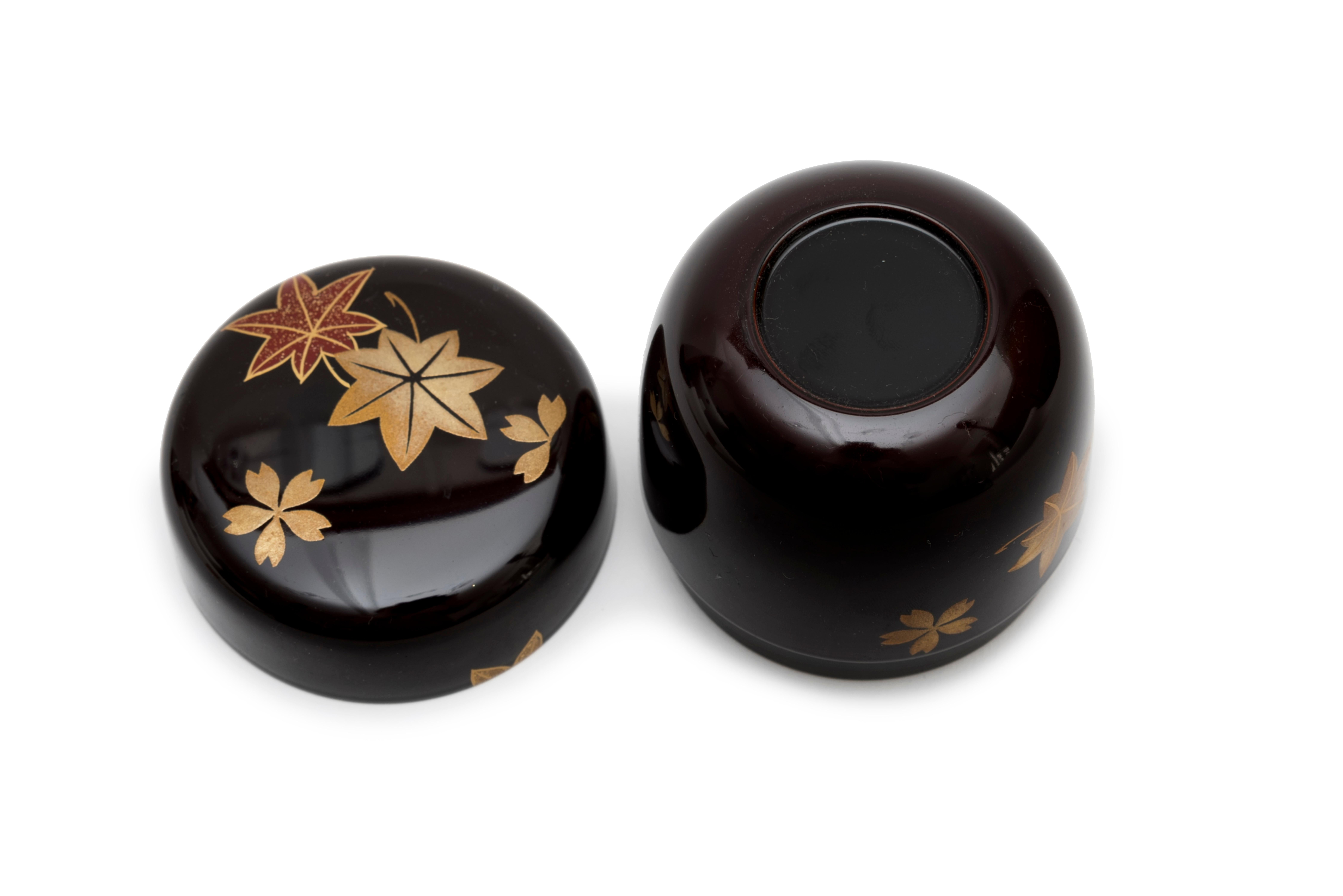 20th Century Japanese Natsume or tea box adorned with mapple leaves and sakure flowers For Sale