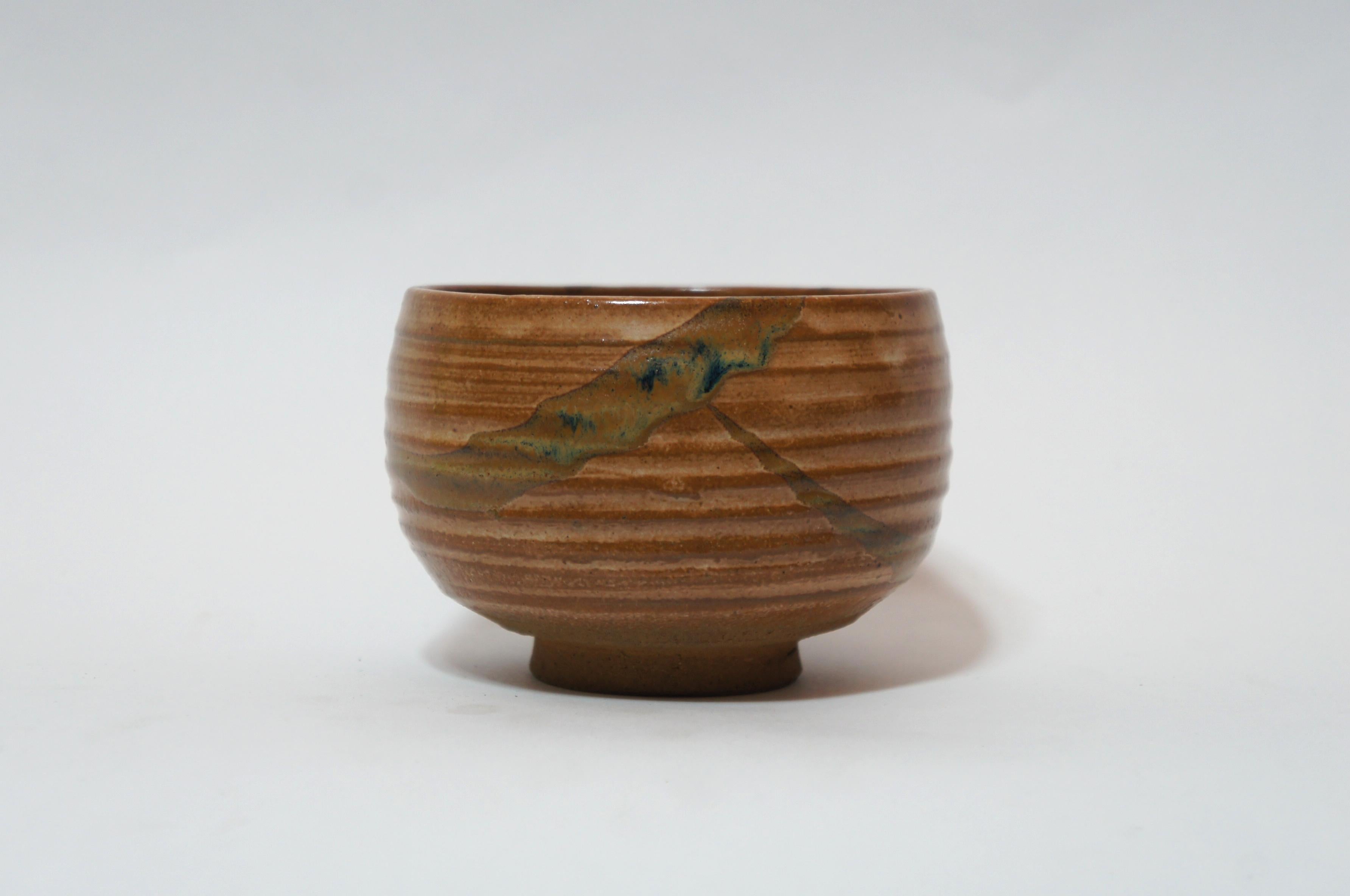 Hand-Crafted Japanese Natural Glaze Ceremonial Tea Bowl, 1920s For Sale