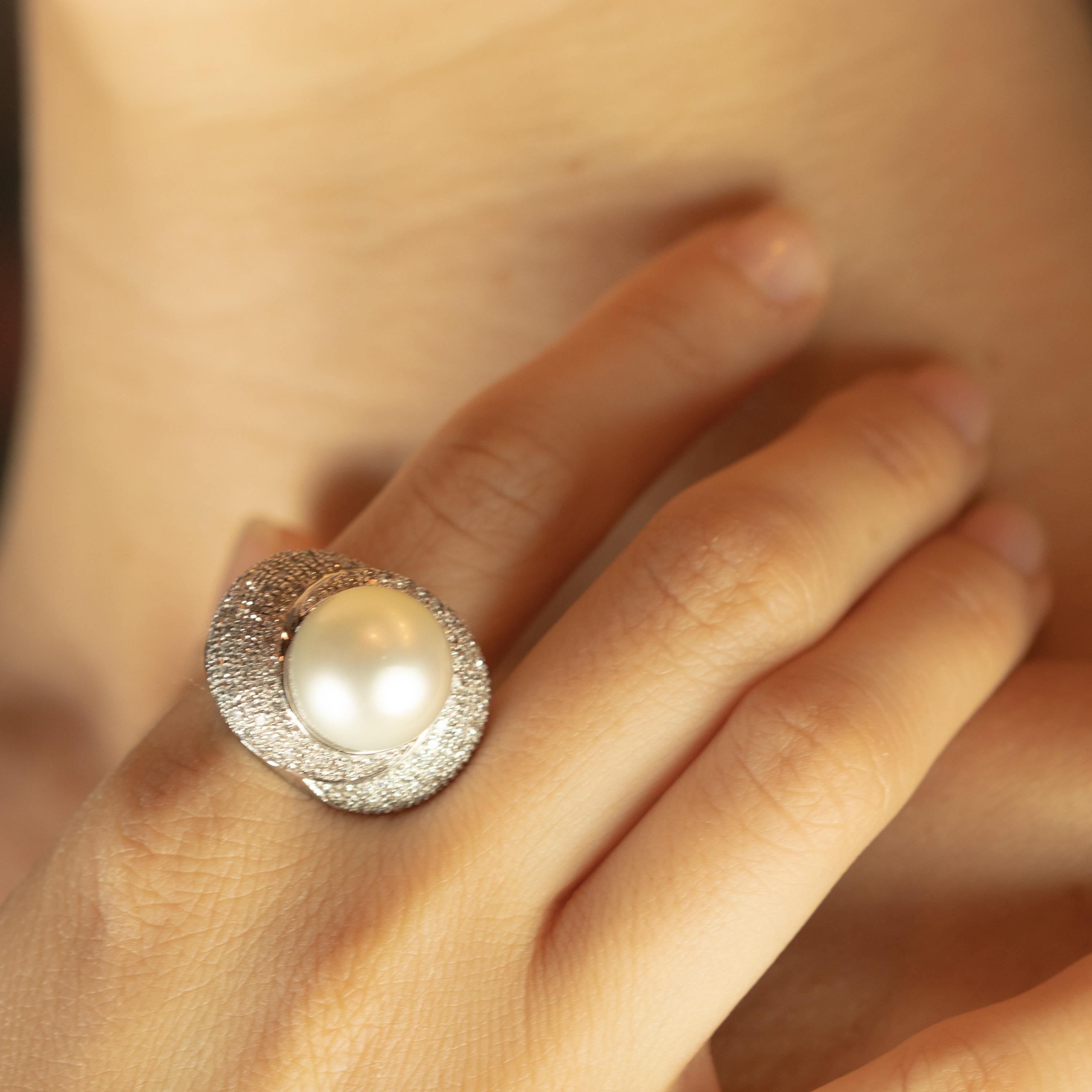 Japanese Natural Pearl Diamond Pave 18 Karat White Gold Craft Romantic Dome Ring 2