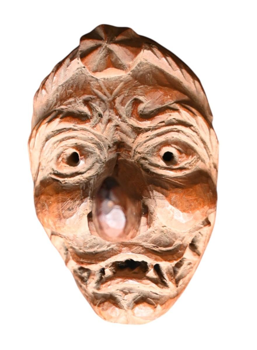 Netsuke japonés - Máscara grotesca, Periodo Edo a principios del Periodo Meiji (circa 1820-1880) Japonés en venta