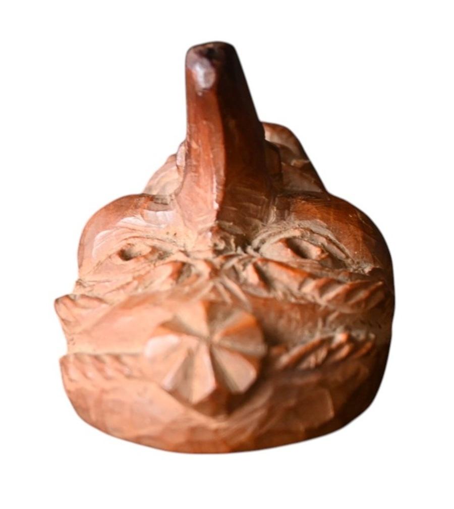 Netsuke japonés - Máscara grotesca, Periodo Edo a principios del Periodo Meiji (circa 1820-1880) Madera en venta