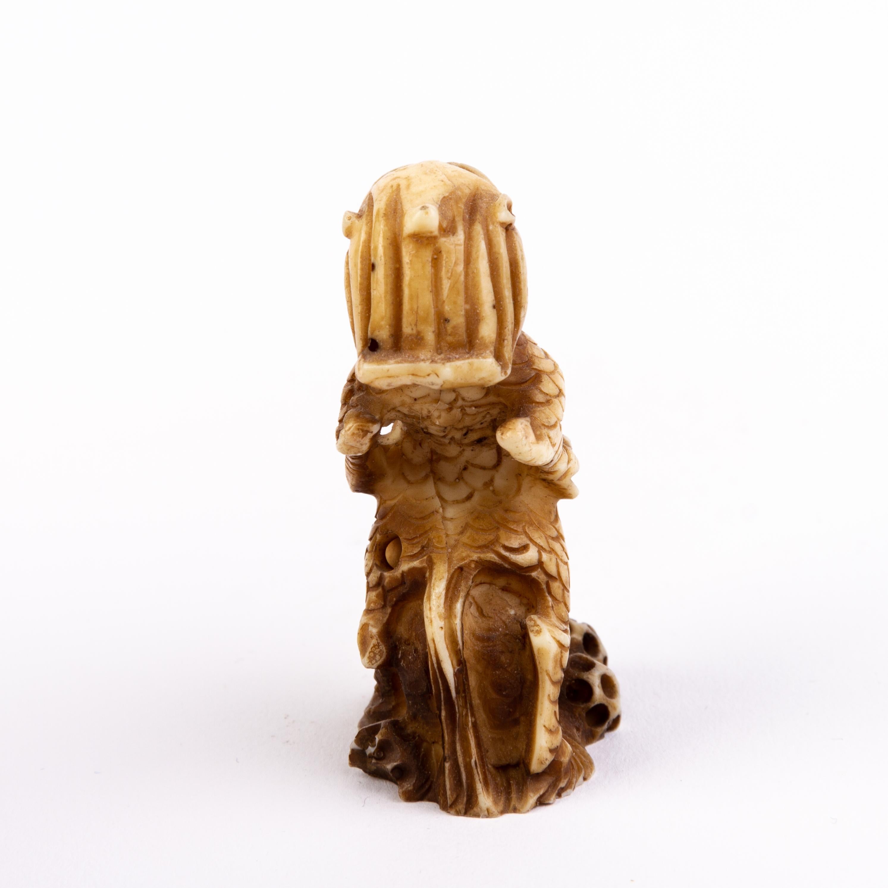 Netsuke japonais Inro d'un dragon Bon état - En vente à Nottingham, GB