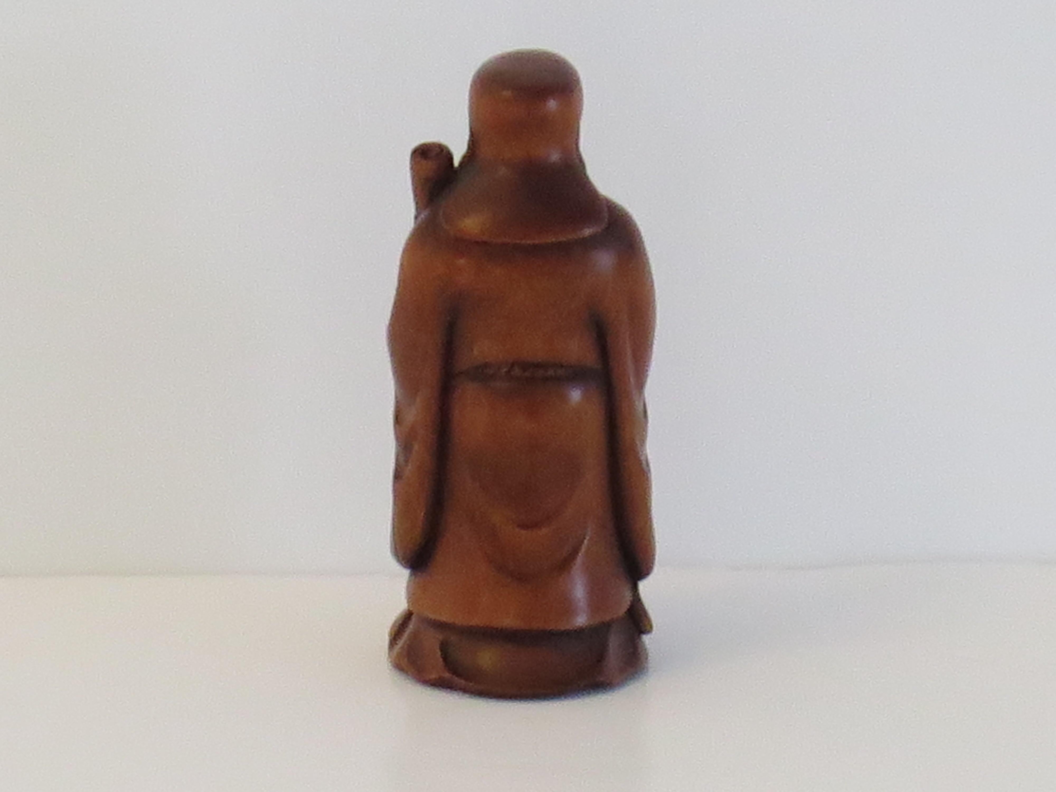 Japanese Netsuke of Chinese sage with scroll made of boxwood Signed, circa 1920 5