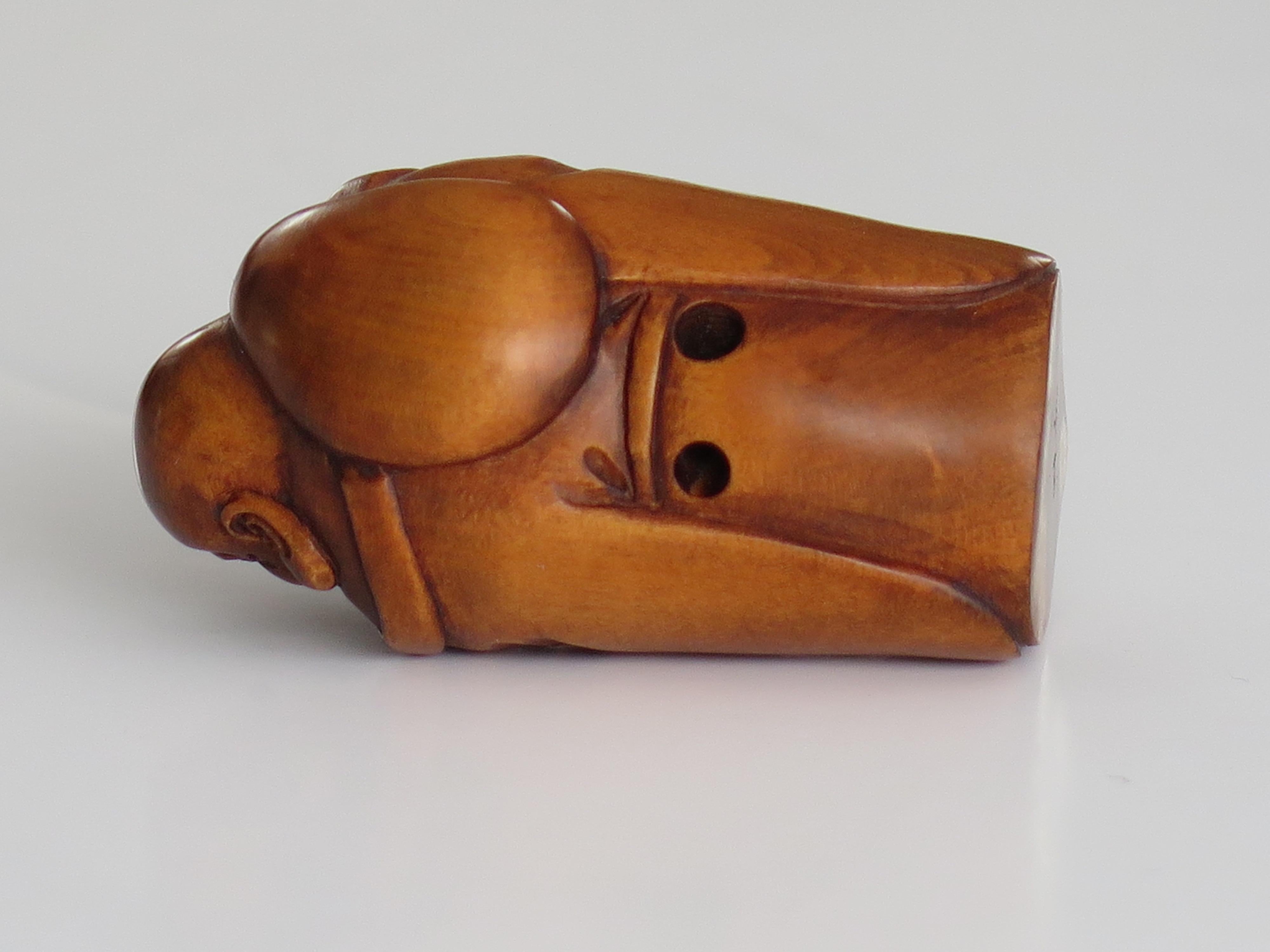 Netsuke giapponese di Sage intagliato a mano in legno di bosso Firmato, circa 1900 in vendita 8
