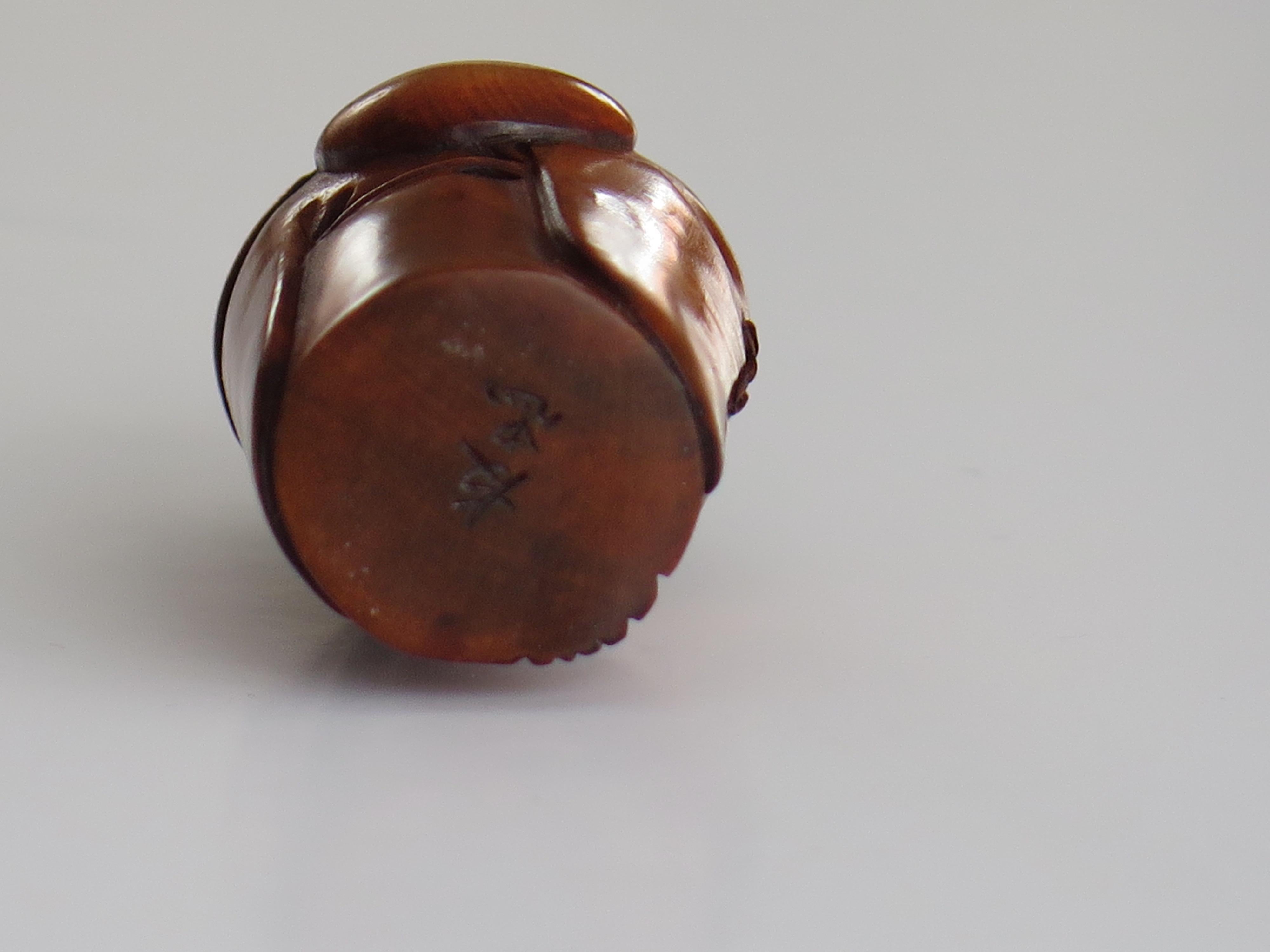 Netsuke giapponese di Sage intagliato a mano in legno di bosso Firmato, circa 1900 in vendita 9