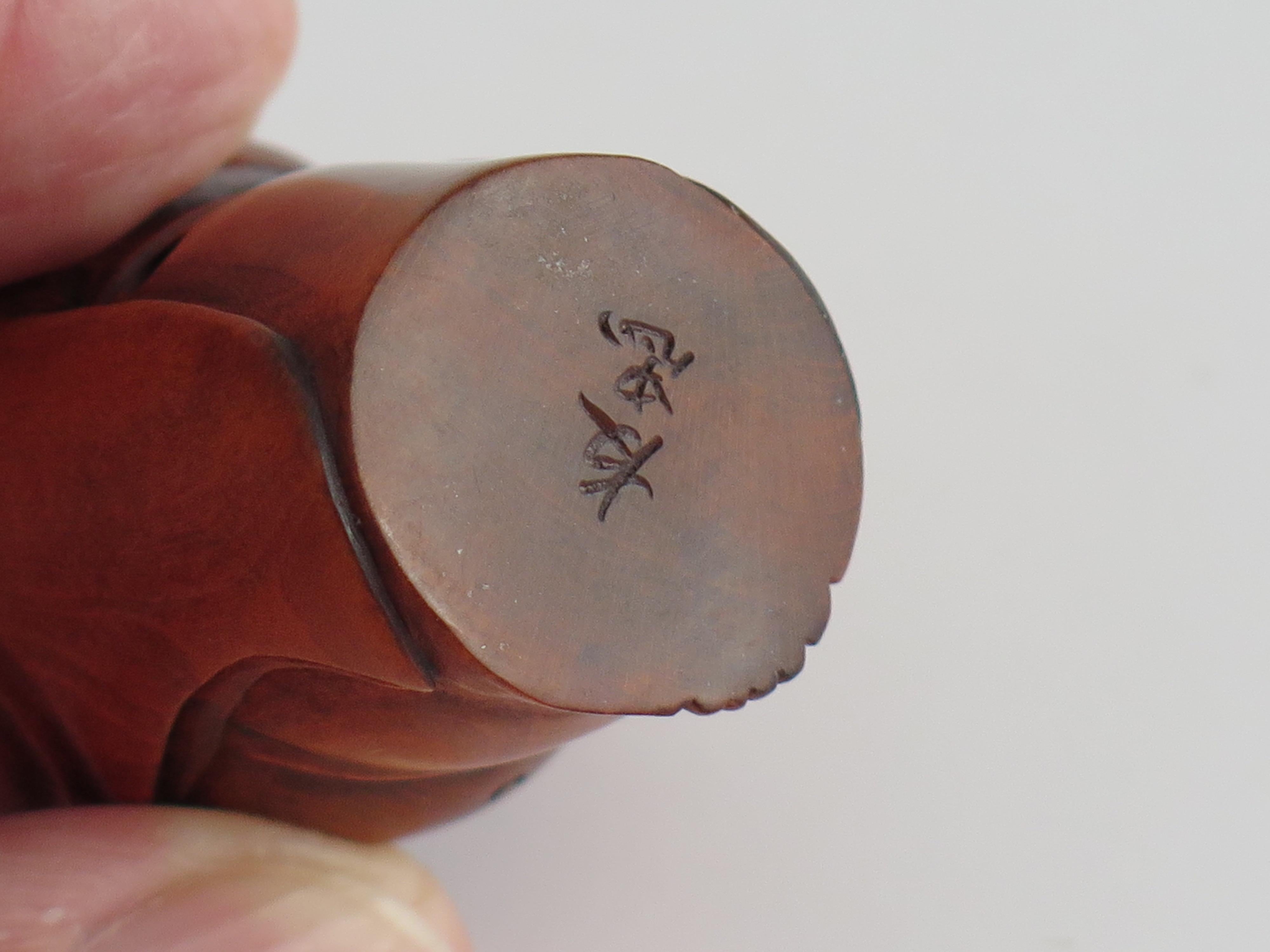 Netsuke giapponese di Sage intagliato a mano in legno di bosso Firmato, circa 1900 in vendita 10