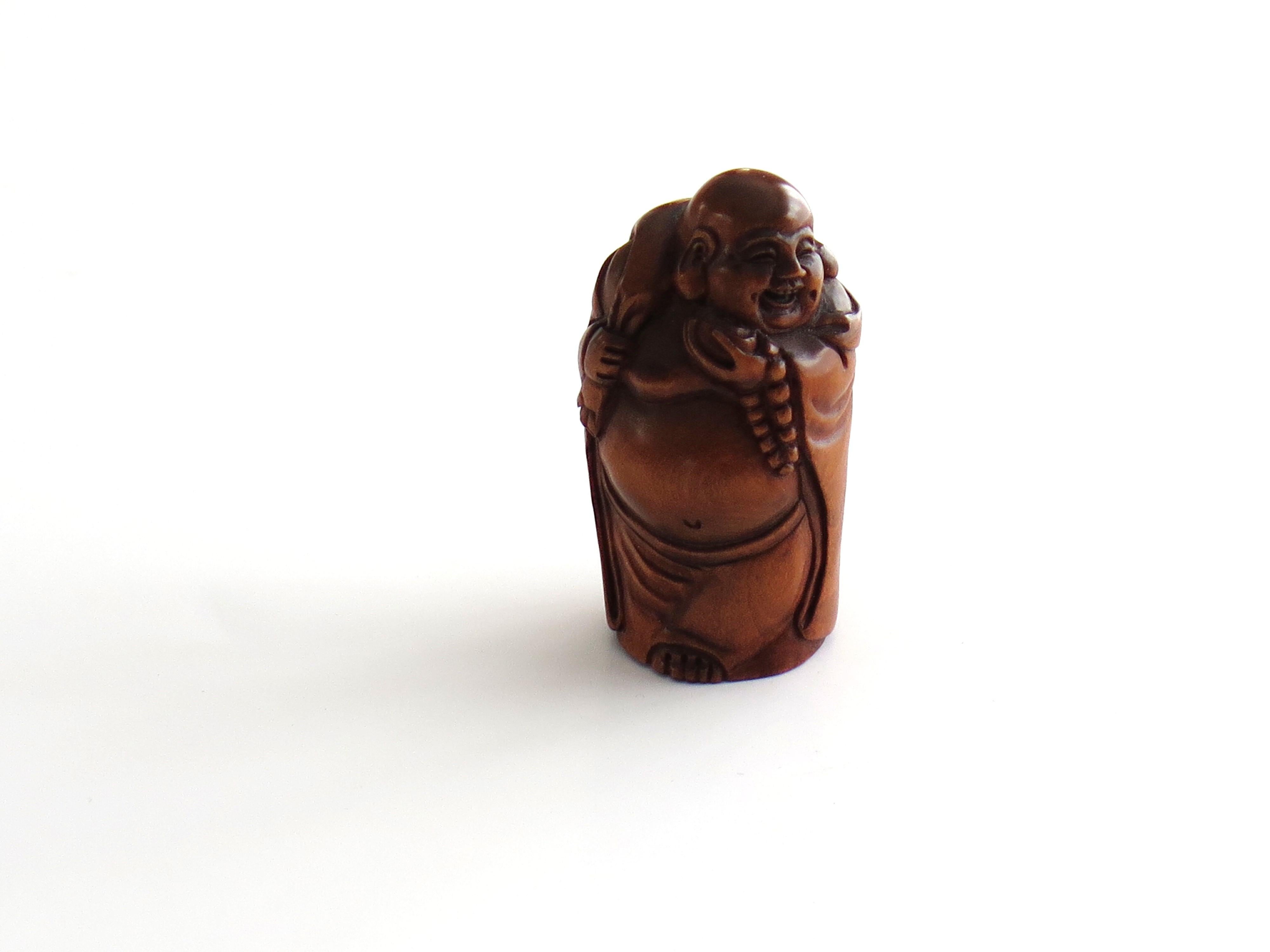 Taisho Netsuke giapponese di Sage intagliato a mano in legno di bosso Firmato, circa 1900 in vendita