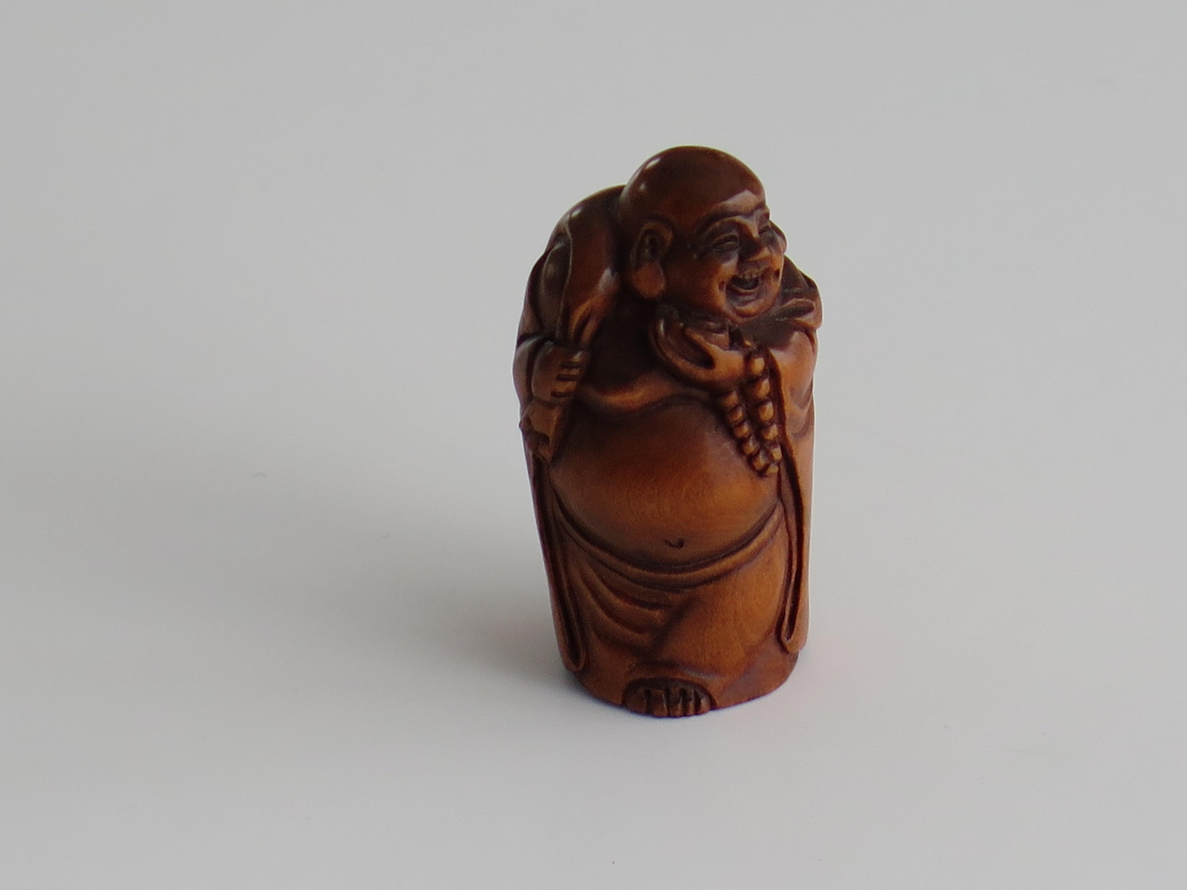 XX secolo Netsuke giapponese di Sage intagliato a mano in legno di bosso Firmato, circa 1900 in vendita