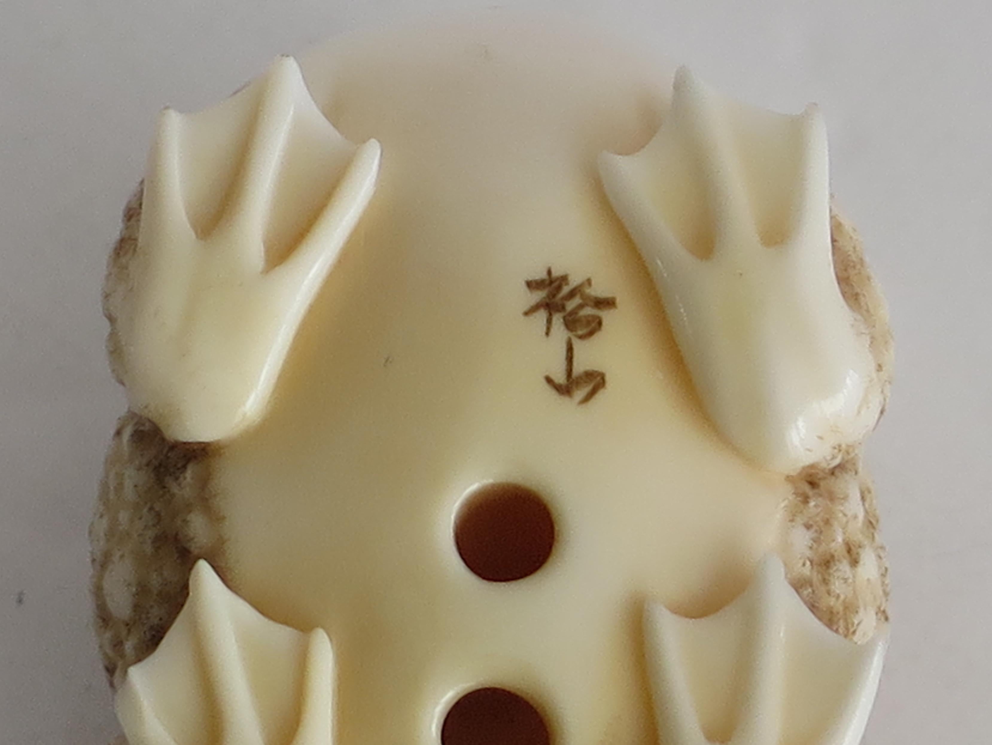 Japanese Netsuke Porcelain Signed, circa 1920 1