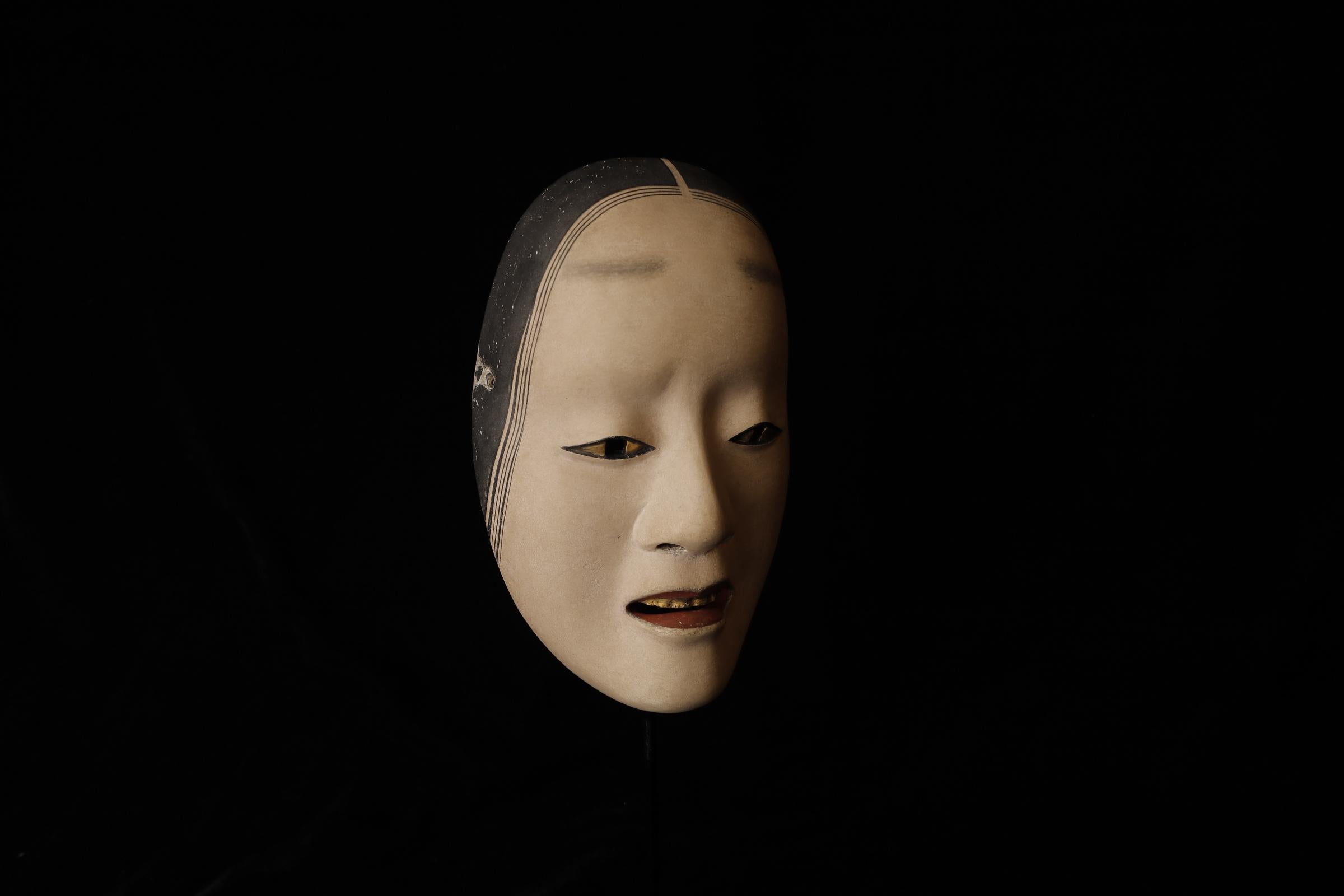 Japanese Noh Mask of Deigan - noble young woman For Sale 1