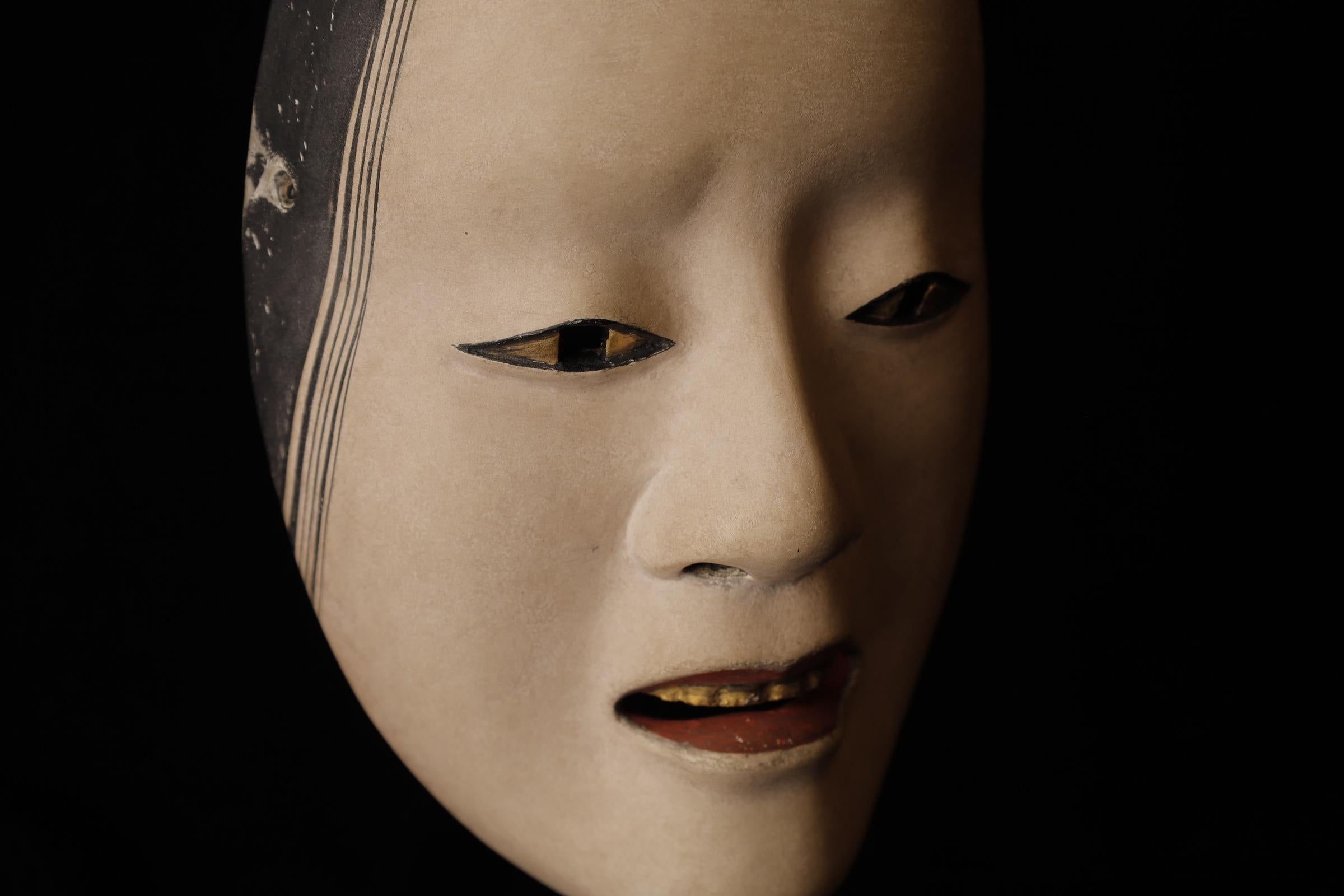 Japanese Noh Mask of Deigan - noble young woman For Sale 2