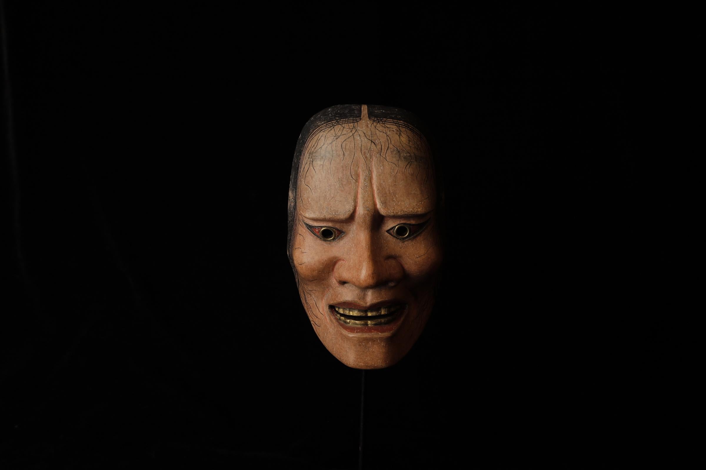 Hashihime (橋姫)

There is no existing play featuring the “Hashihime” mask, but currently, it is used in performances where the character places an iron ring (katayude) on their head. The white area on the forehead represents where the headband is
