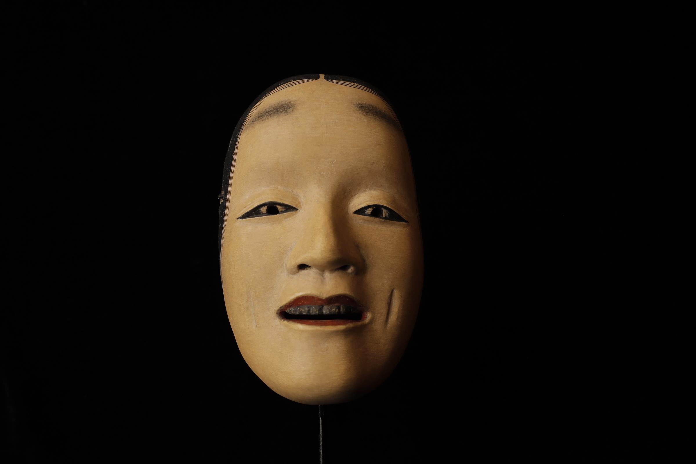 Japanese Noh Mask of Ko-omote- young woman In Good Condition For Sale In Fukuoka, JP