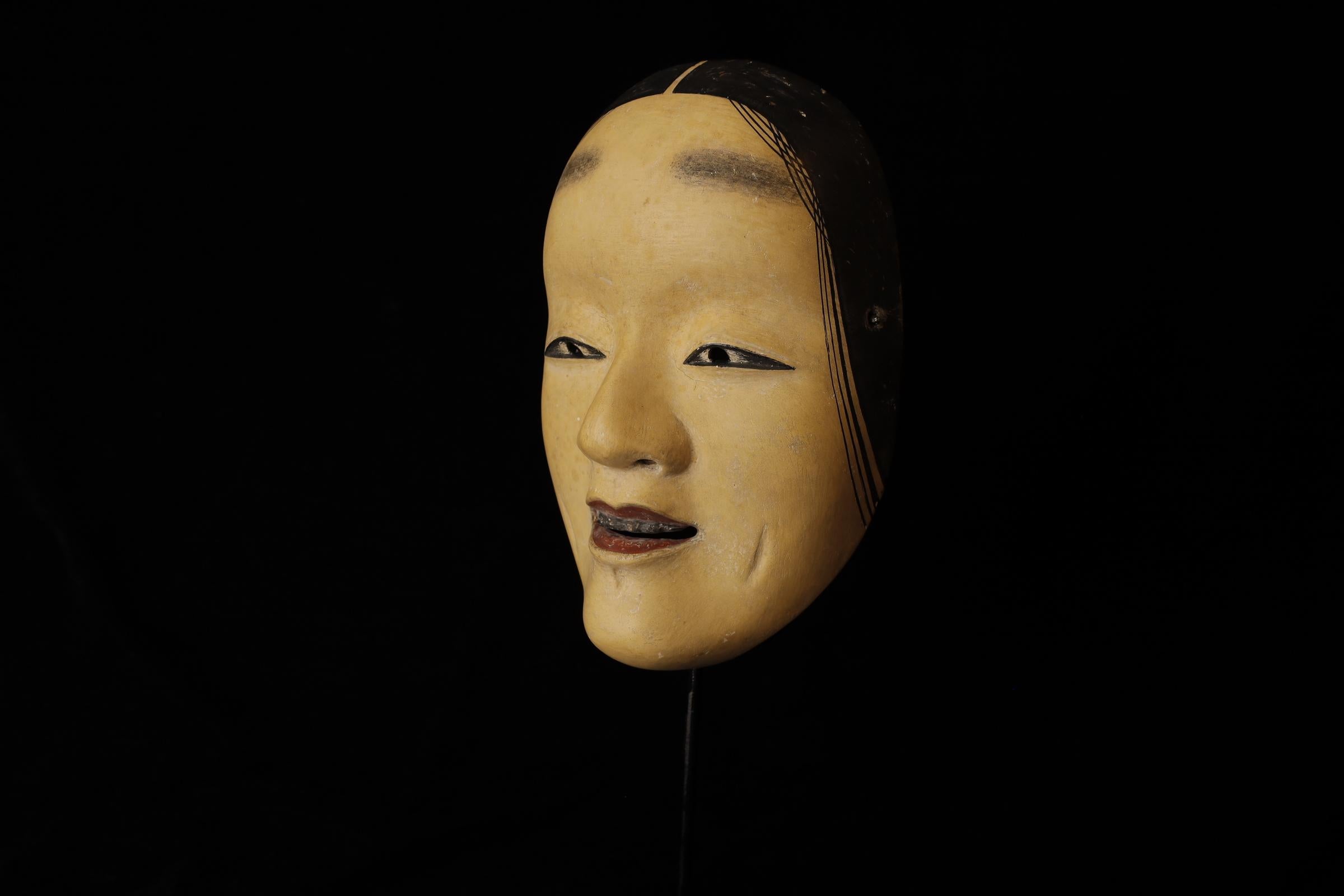 Japanese Noh Mask of Ko-omote- young woman In Good Condition For Sale In Fukuoka, JP