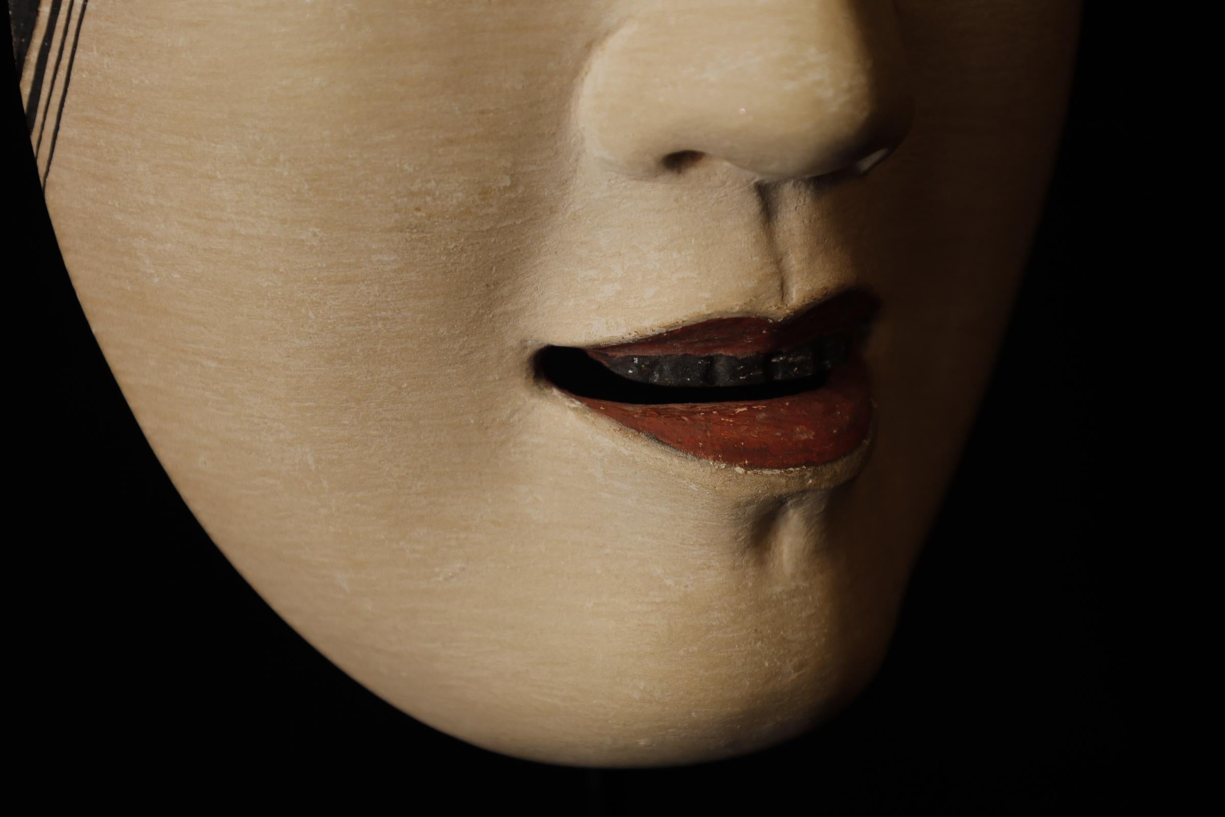 Japanese Noh Mask of Zō-onna (増女) - noble young woman For Sale 3