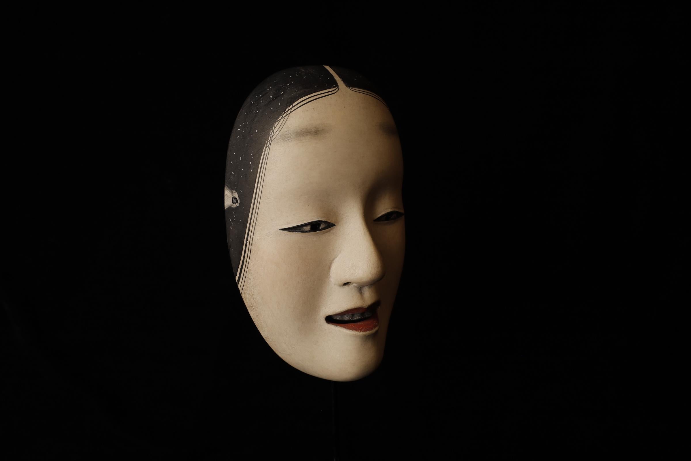 Japanese Noh Mask of Zō-onna (増女) - noble young woman For Sale 3