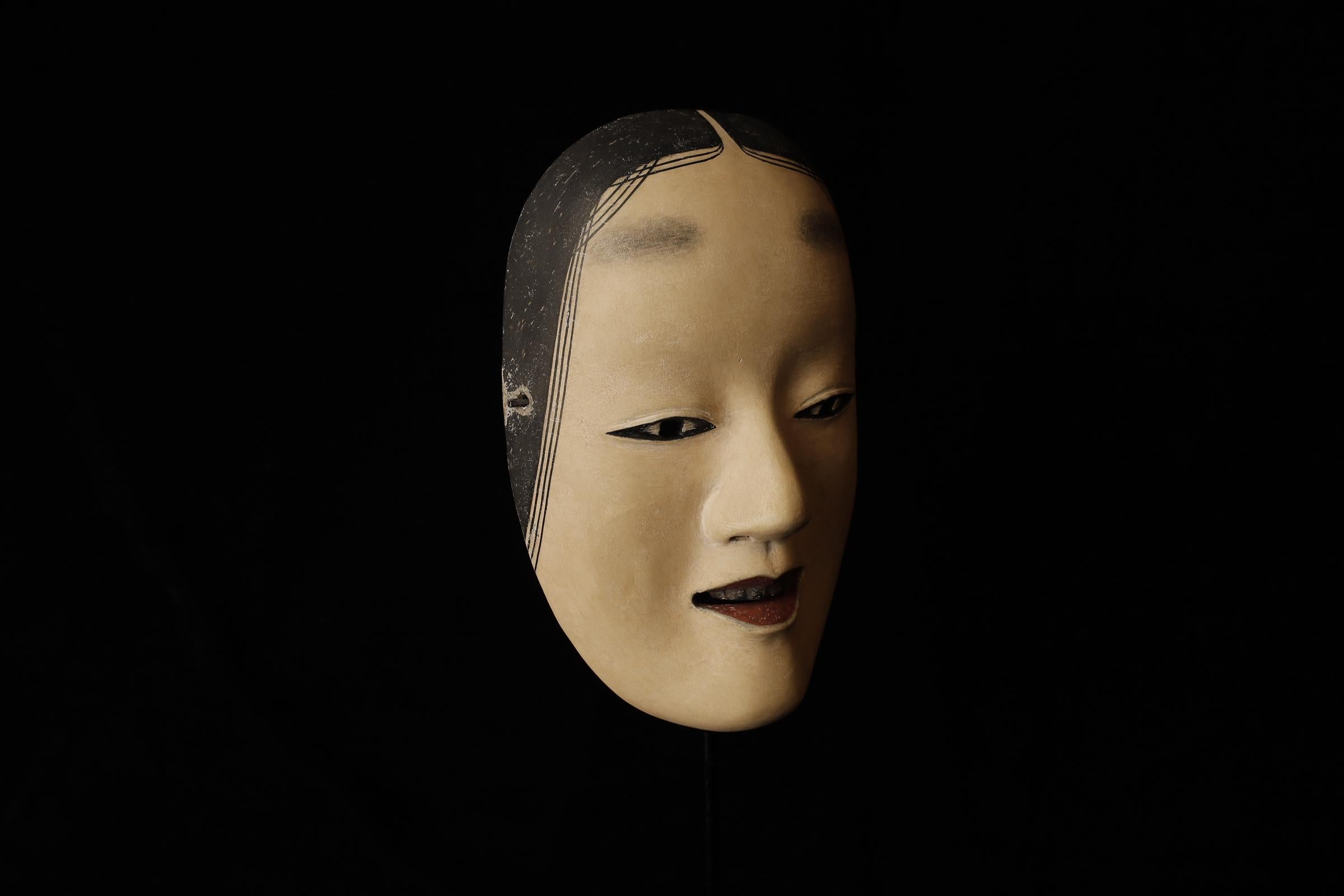 Japanese Noh Mask of Zō-onna (増女) - noble young woman For Sale 3