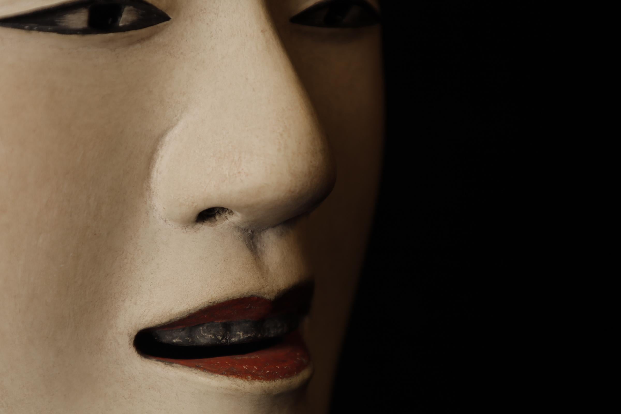 Japanese Noh Mask of Zō-onna (増女) - noble young woman For Sale 4
