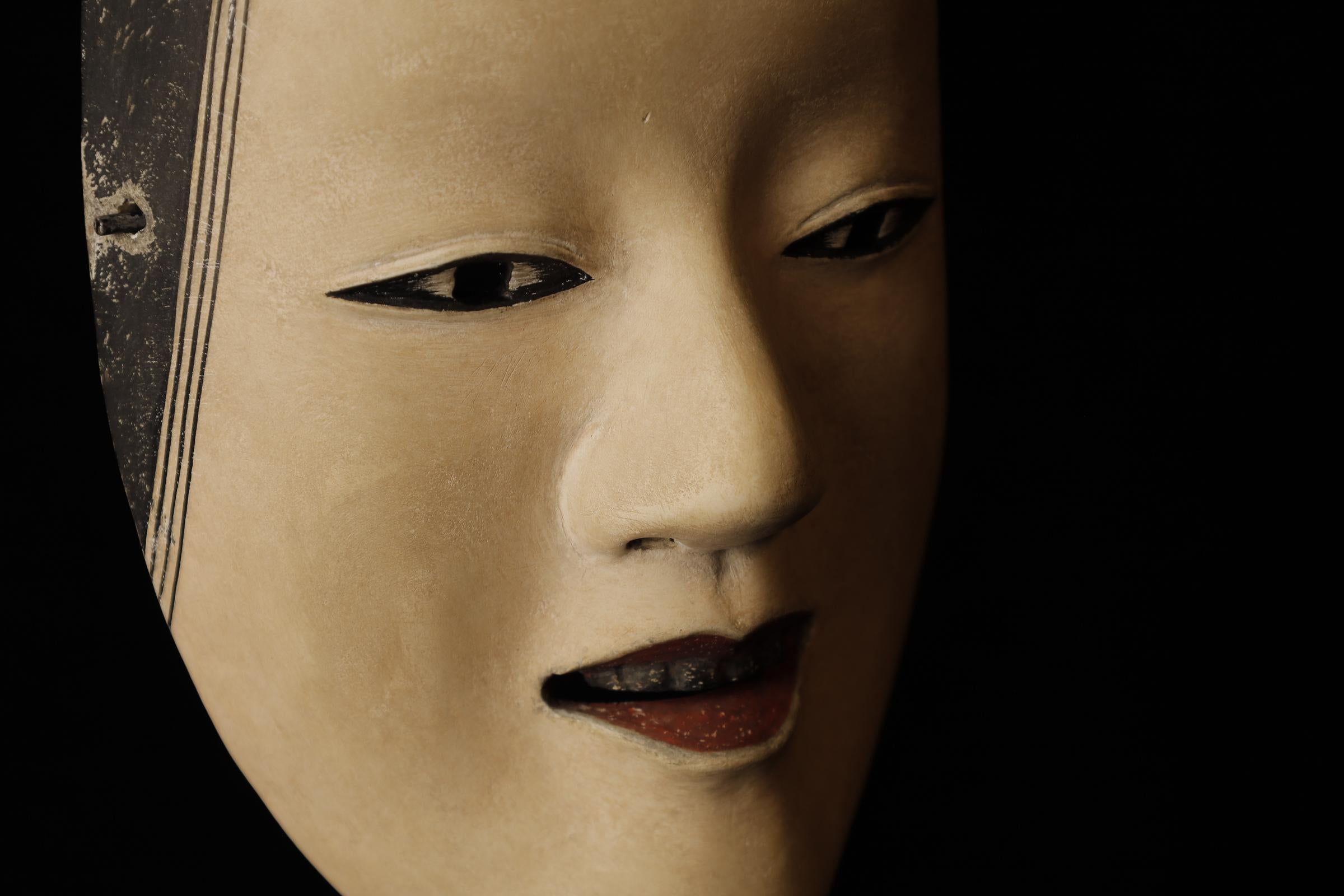 Japanese Noh Mask of Zō-onna (増女) - noble young woman For Sale 4