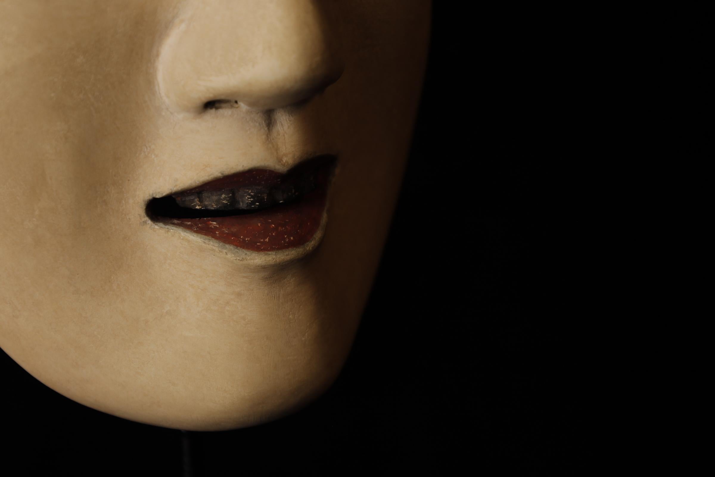 Japanese Noh Mask of Zō-onna (増女) - noble young woman For Sale 5