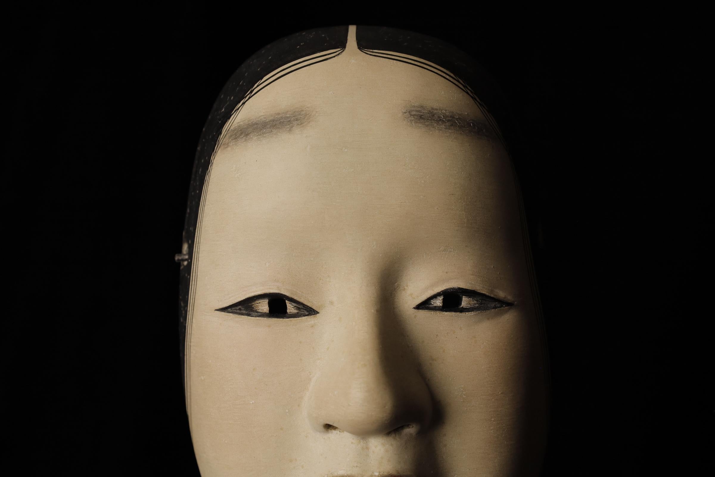 Japanese Noh Mask of Zō-onna (増女) - noble young woman For Sale 6