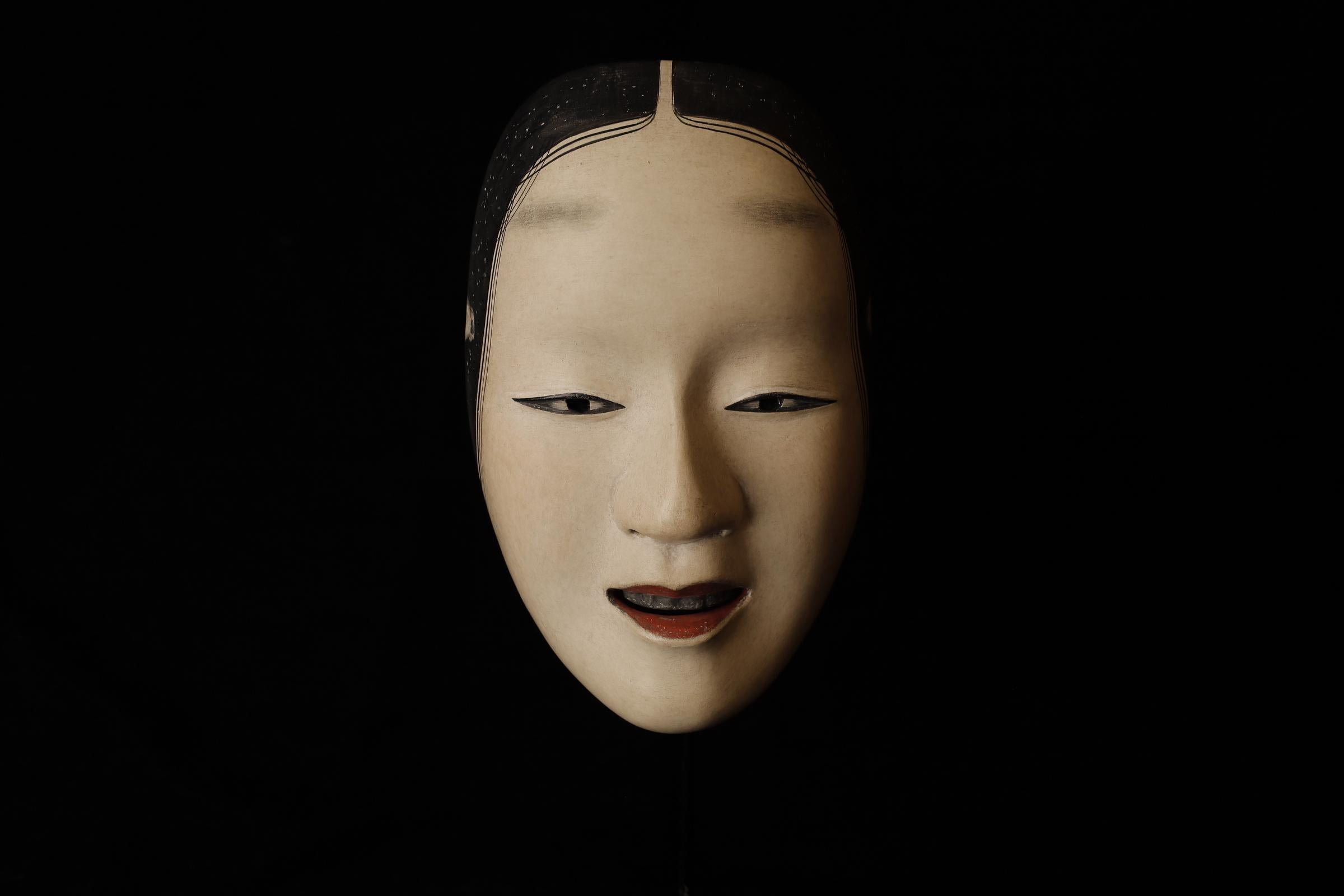 Showa Japanese Noh Mask of Zō-onna (増女) - noble young woman For Sale