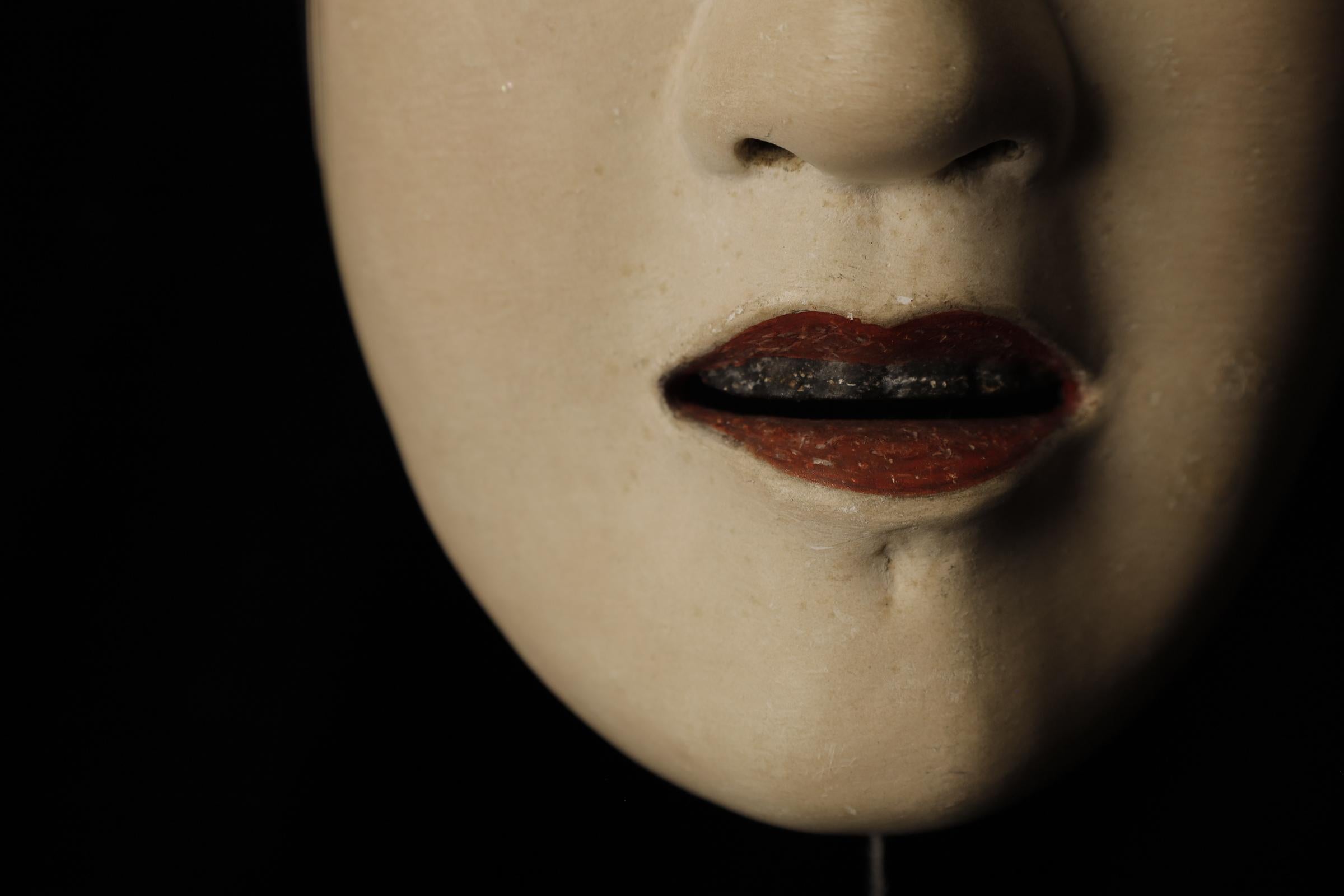 Hand-Carved Japanese Noh Mask of Zō-onna (増女) - noble young woman For Sale