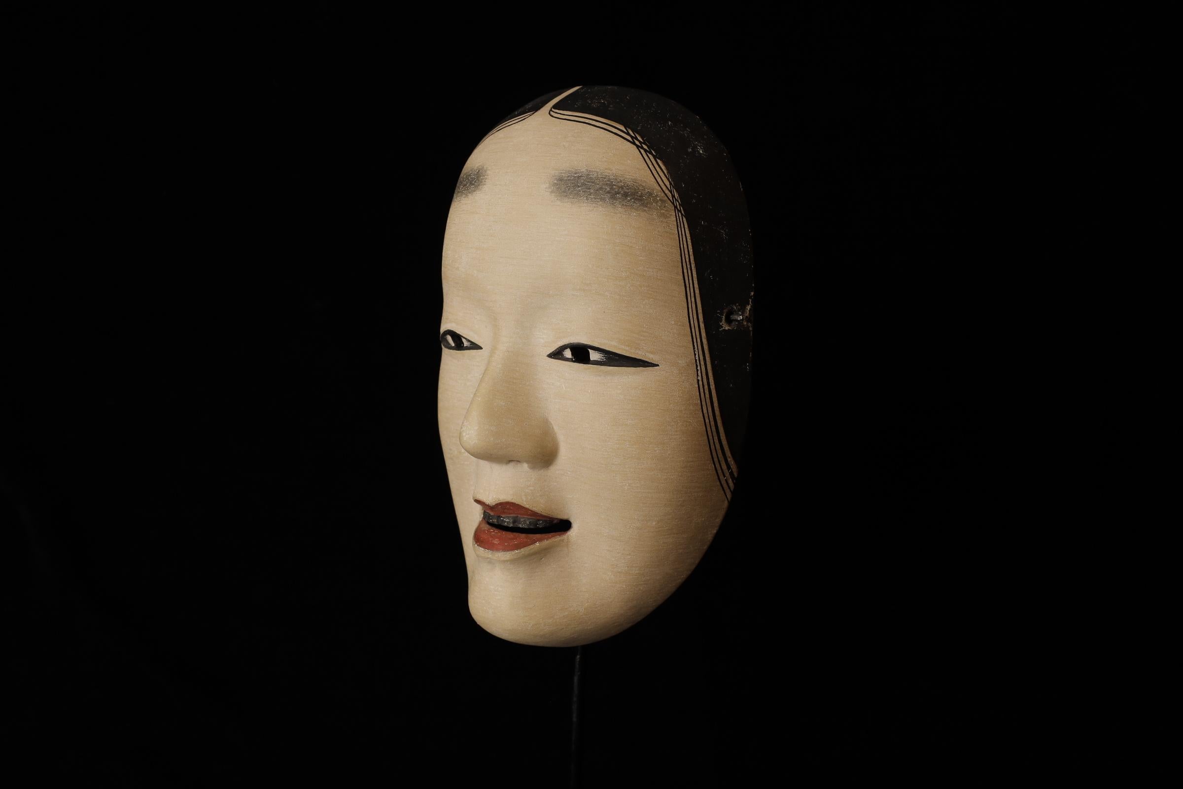 Hand-Carved Japanese Noh Mask of Zō-onna (増女) - noble young woman For Sale