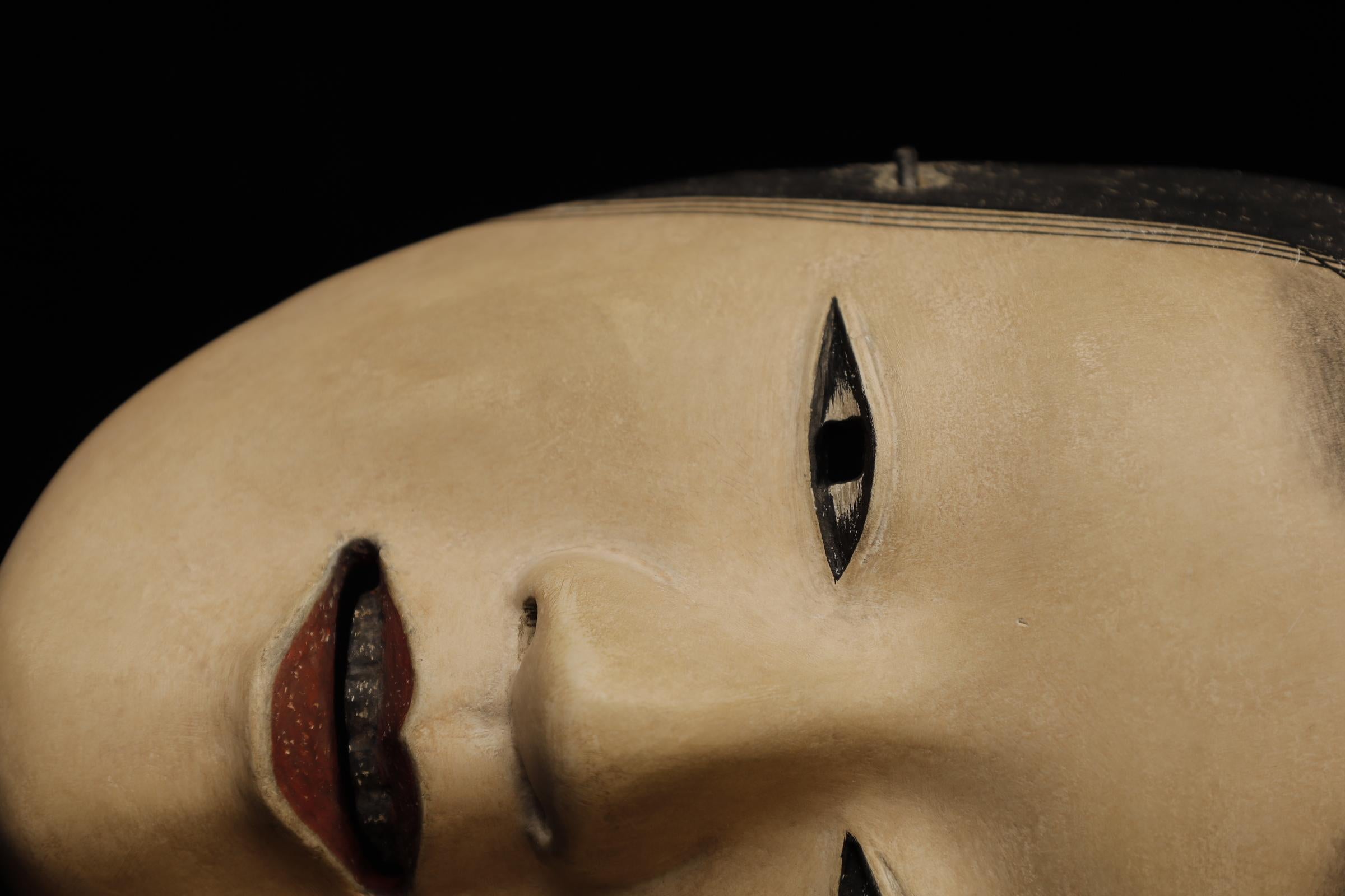 Hand-Carved Japanese Noh Mask of Zō-onna (増女) - noble young woman For Sale