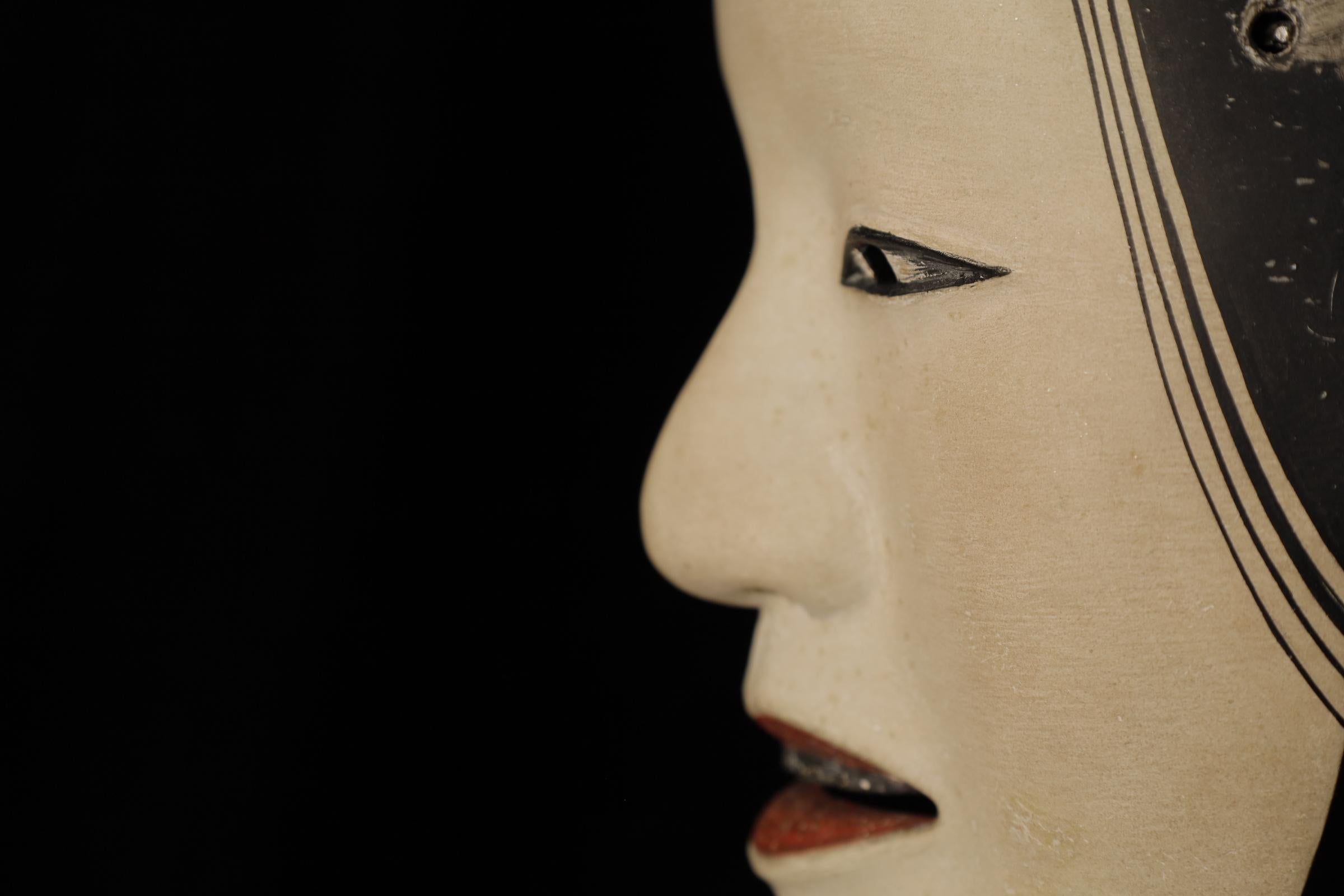 Japanese Noh Mask of Zō-onna (増女) - noble young woman For Sale 1