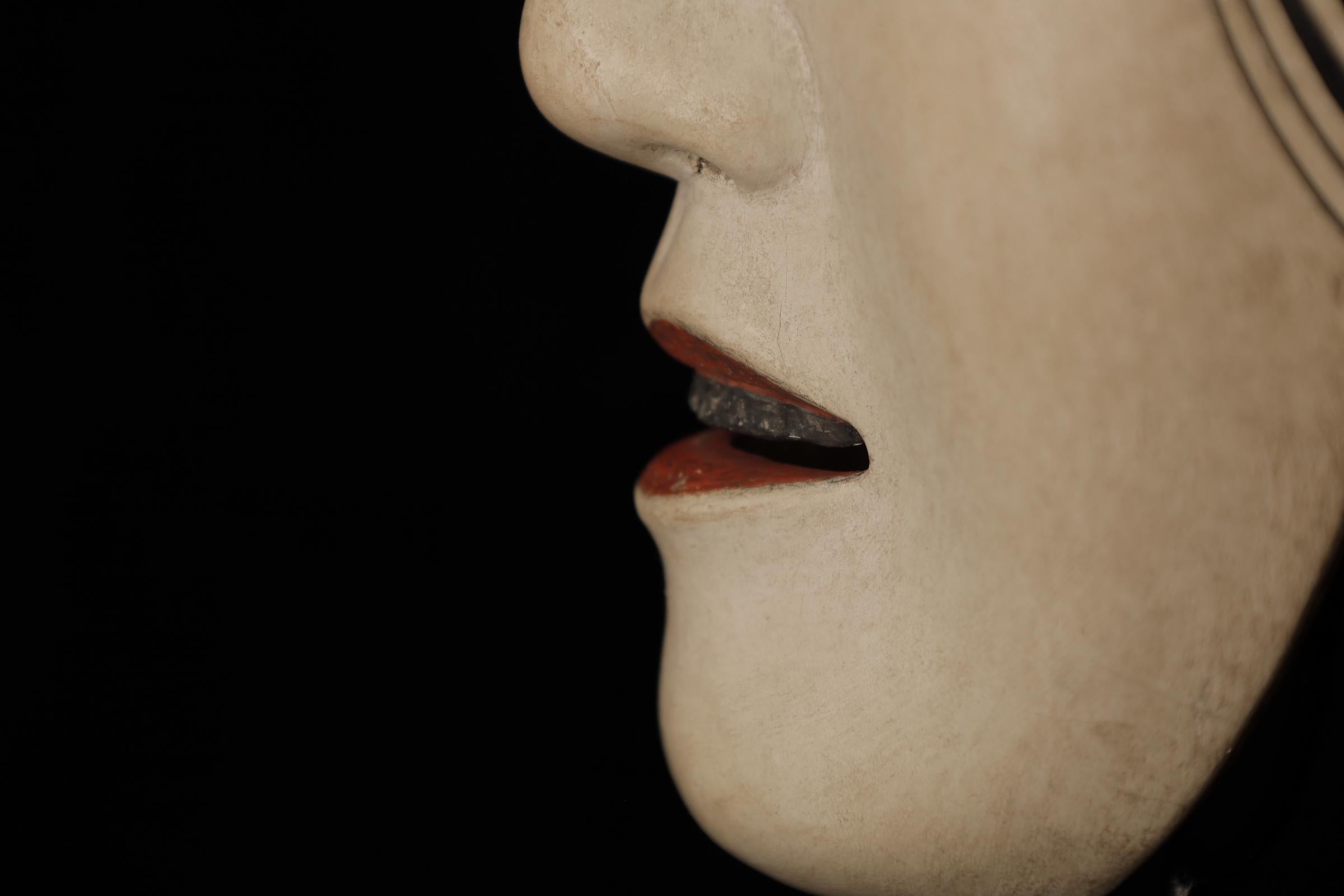 Japanese Noh Mask of Zō-onna (増女) - noble young woman For Sale 2