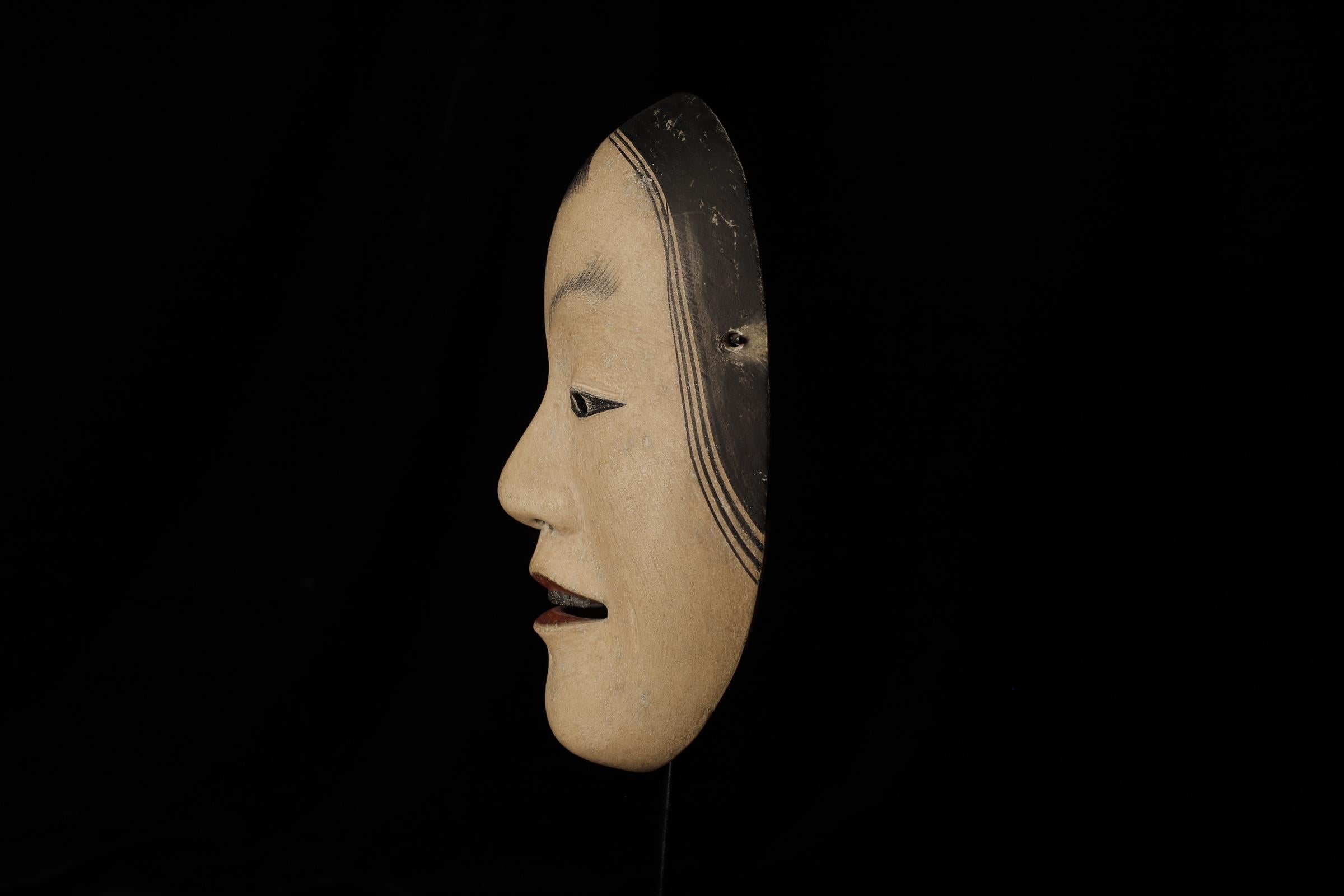Japanese Noh Theater Mask of a young boy Kashikobito (賢人) For Sale 1