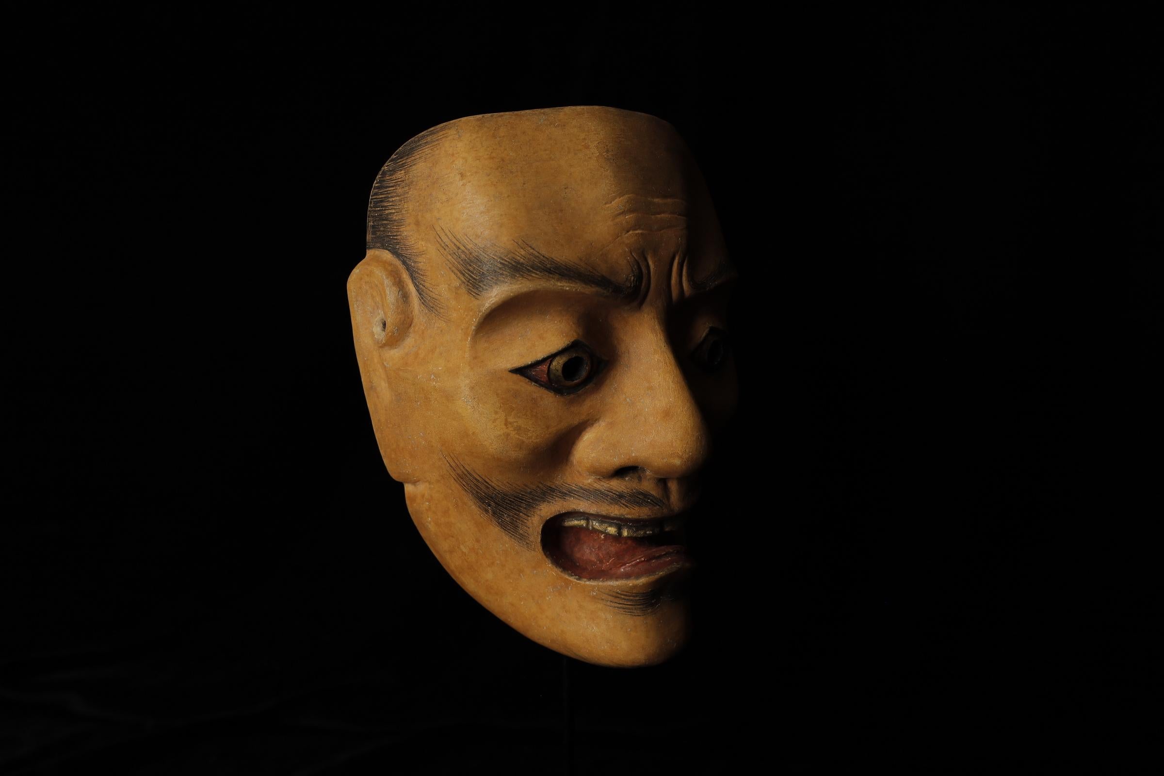 Théâtre japonais Noh Taka (鷹) Masque. Attribué à Takada Fuki (高田 冨季, 1935-2008) en vente 2