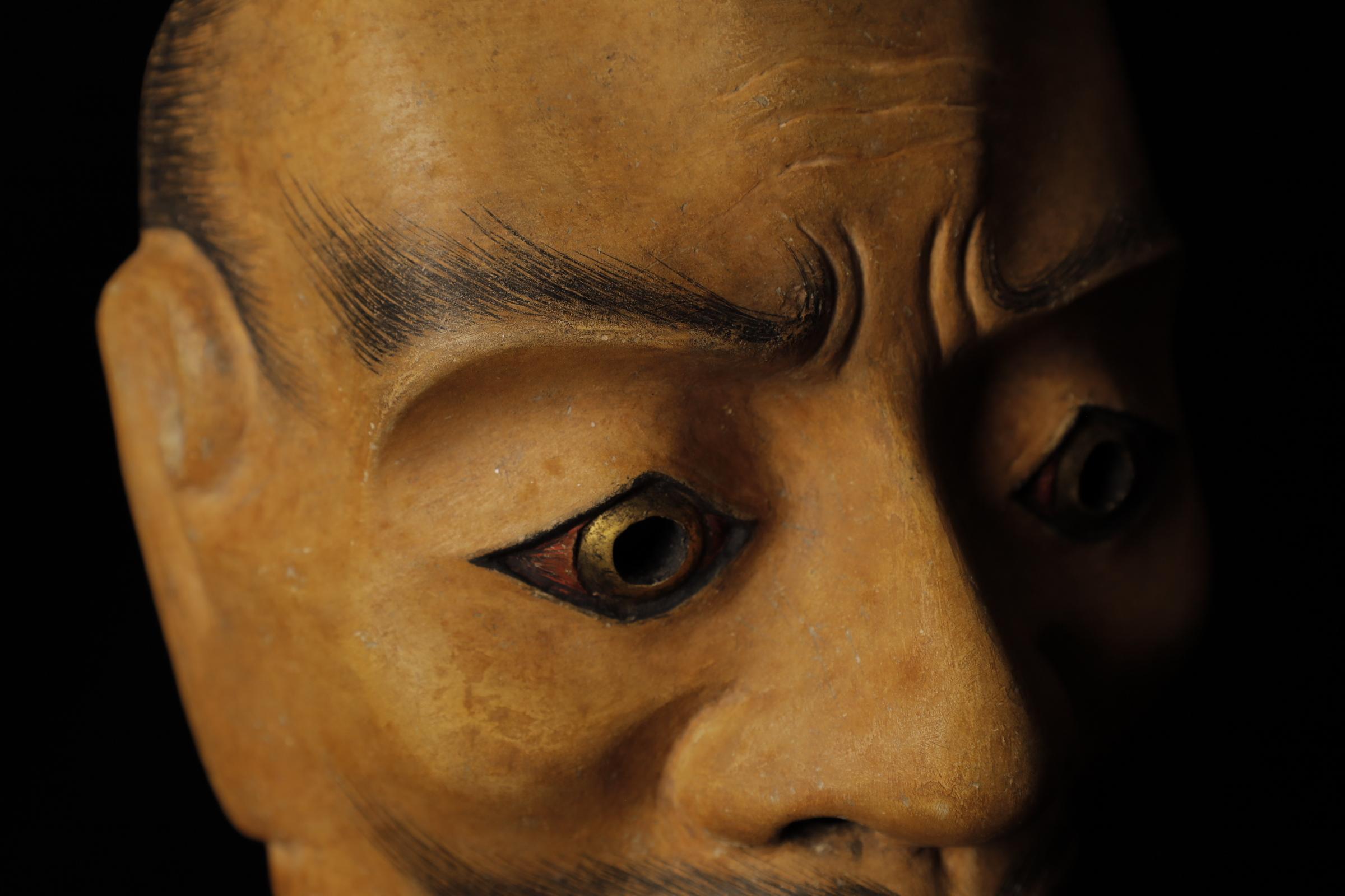 Théâtre japonais Noh Taka (鷹) Masque. Attribué à Takada Fuki (高田 冨季, 1935-2008) en vente 4