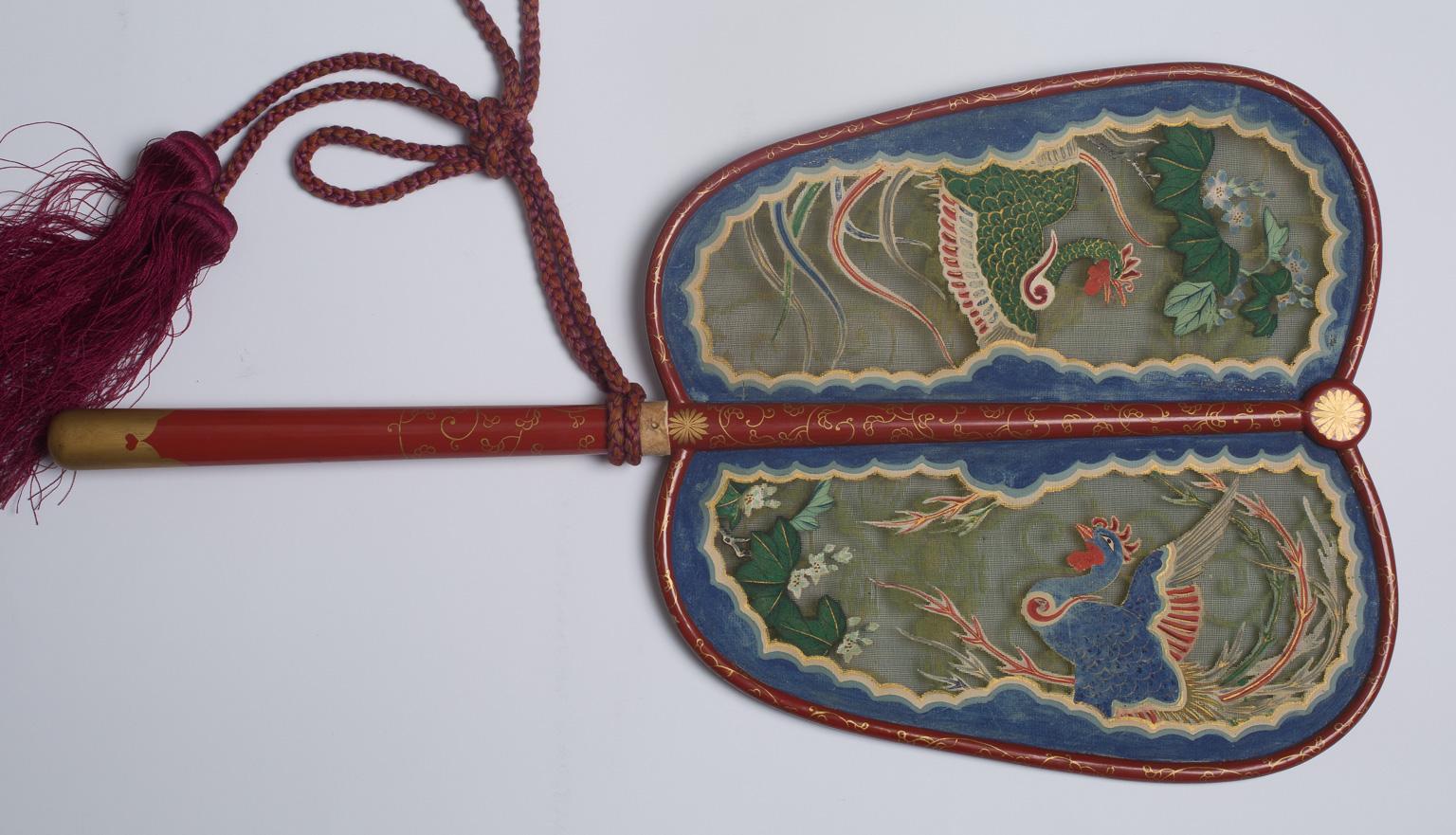 Japanese Noh Theatre Fan in Lacquered Wood and Painted Silk, 19th Century 1
