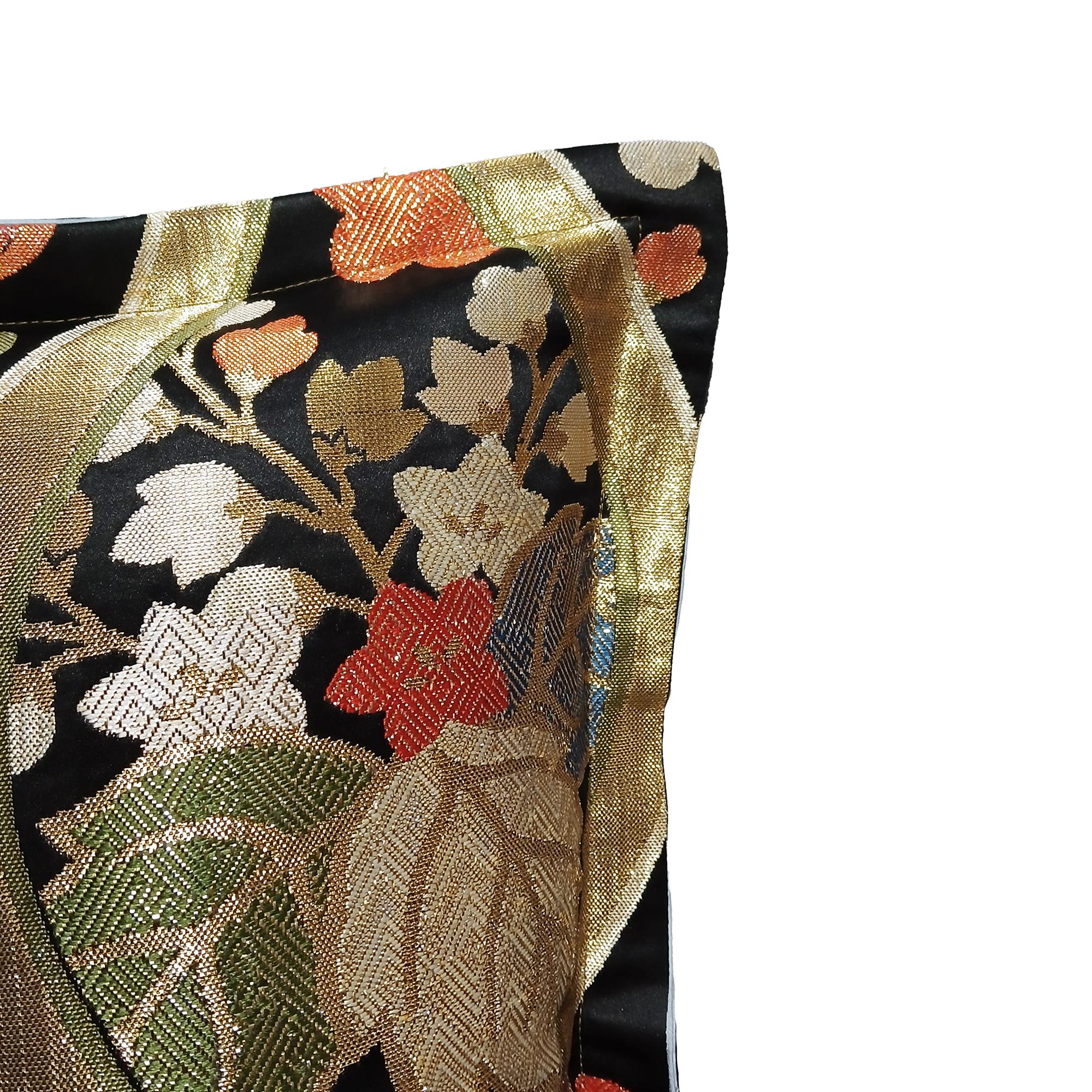 Giapponese Copricuscino in seta giapponese Obi in vendita