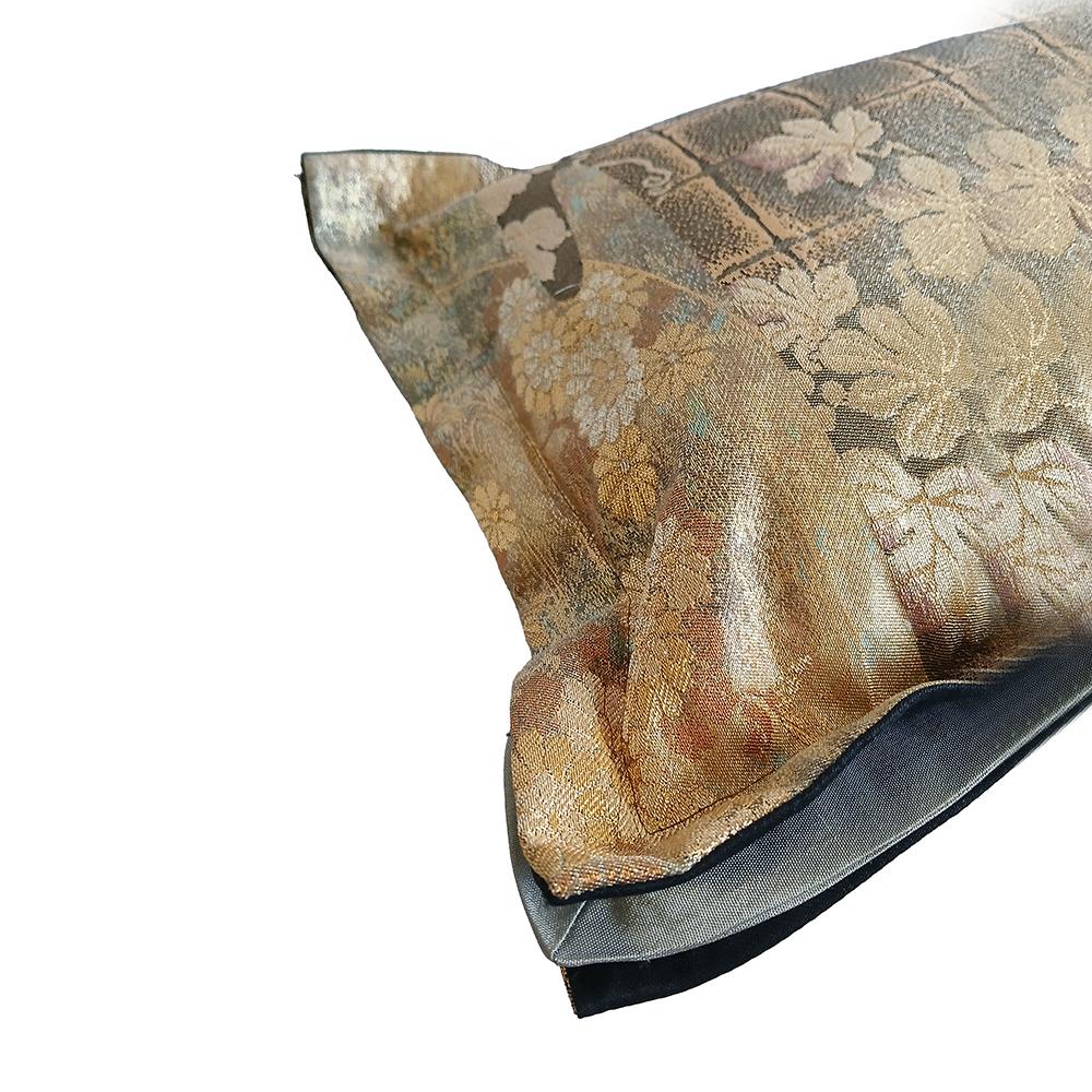 Giapponese Cuscino Bolsters in seta giapponese Obi in vendita