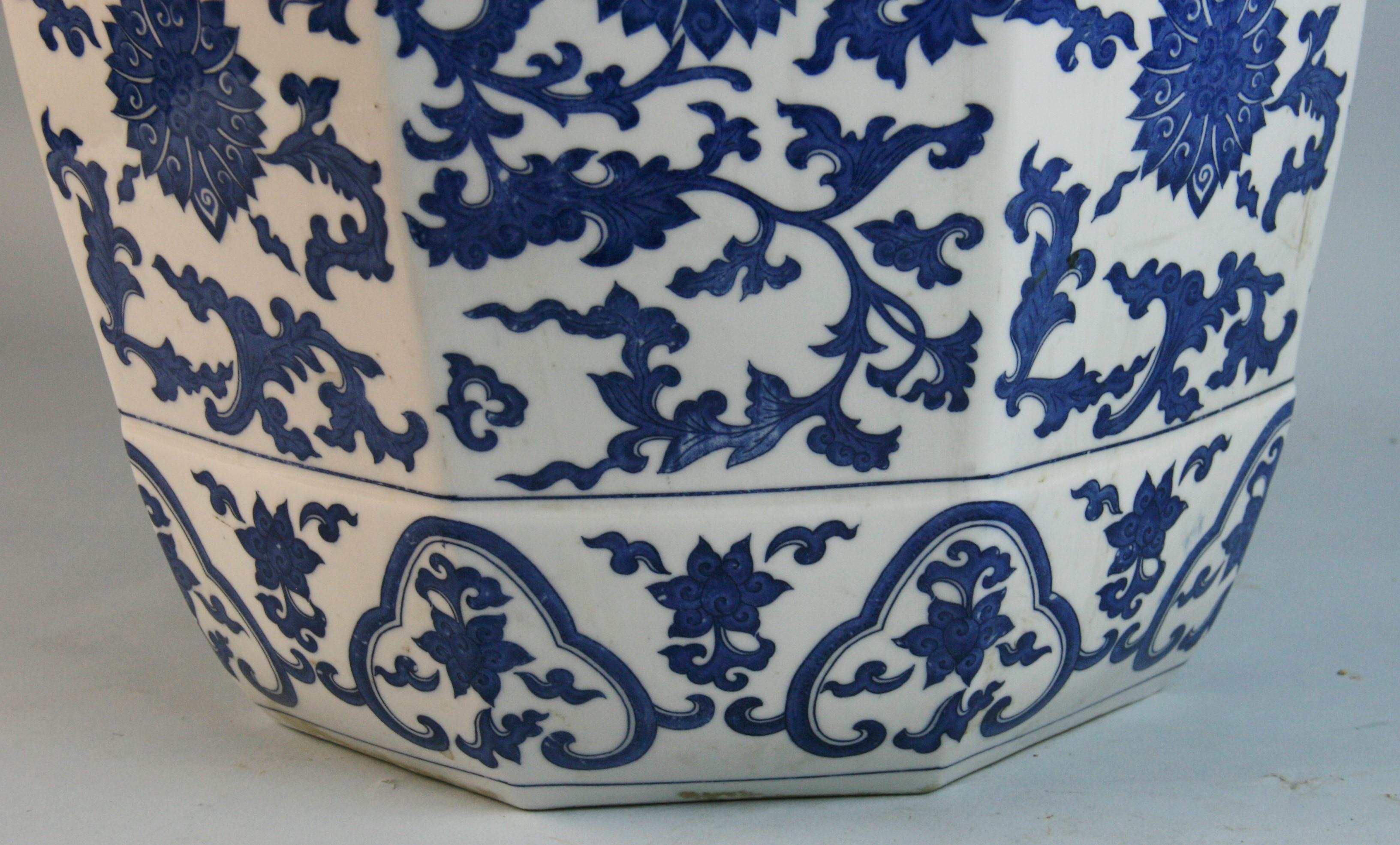 Achteckiger japanischer blau-weißer Keramik-Gartentisch/Hocker im Angebot 4