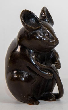 Okimono japonais en bronze représentant un rat années 1950
