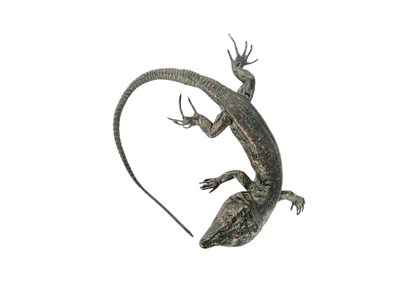 Japanese Okimono, Cast Bronze Model of a Lizard en vente 1