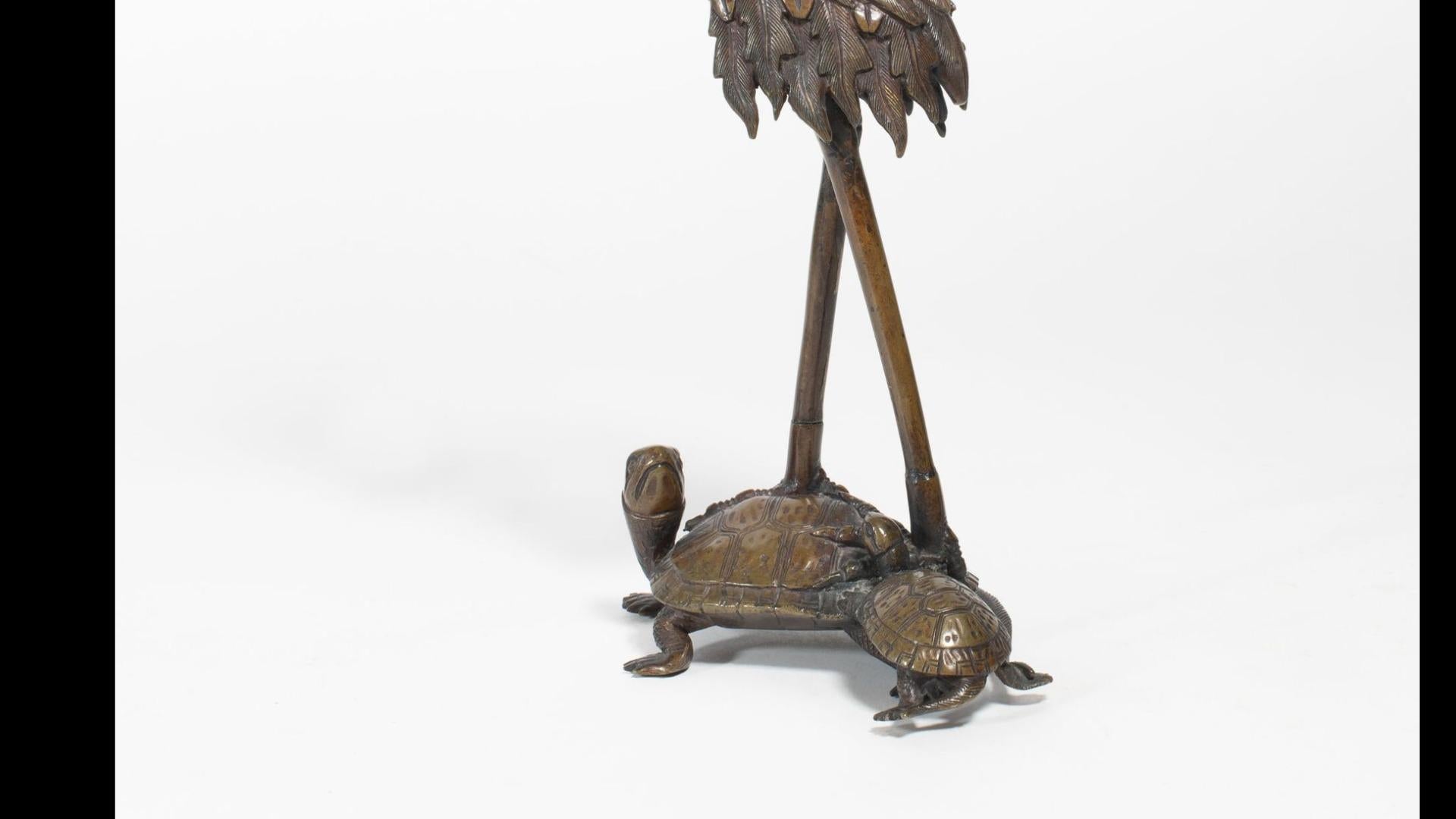 Okimono Japonés Porta Incienso Varillas Estatua de Bronce Era Meiji, 1868-1912 en Bueno estado para la venta en Amsterdam, Noord Holland