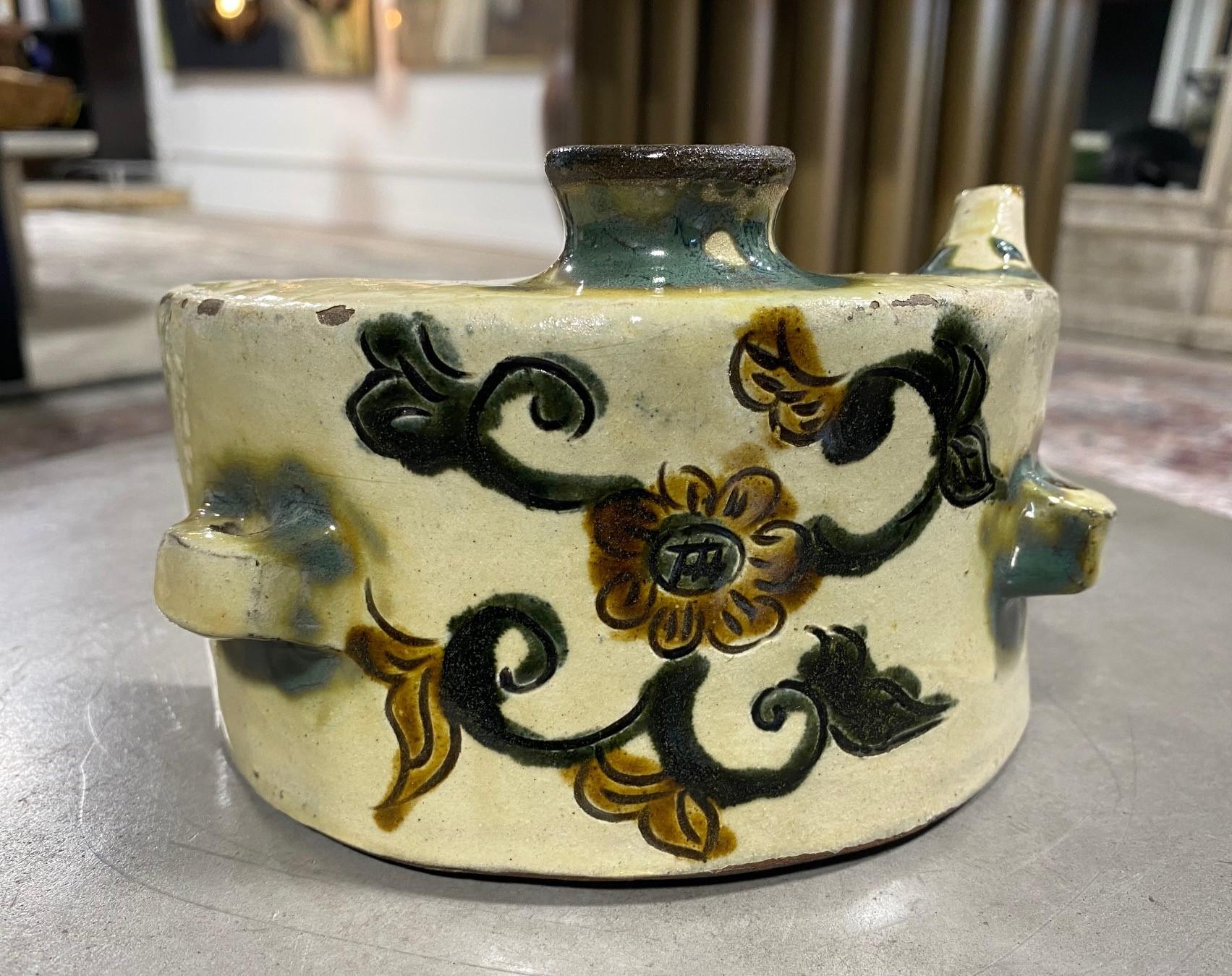 Japanese Okinawa Ceramic Showa Period Awamori Sake Pottery Dachibin Hip Flask For Sale 4
