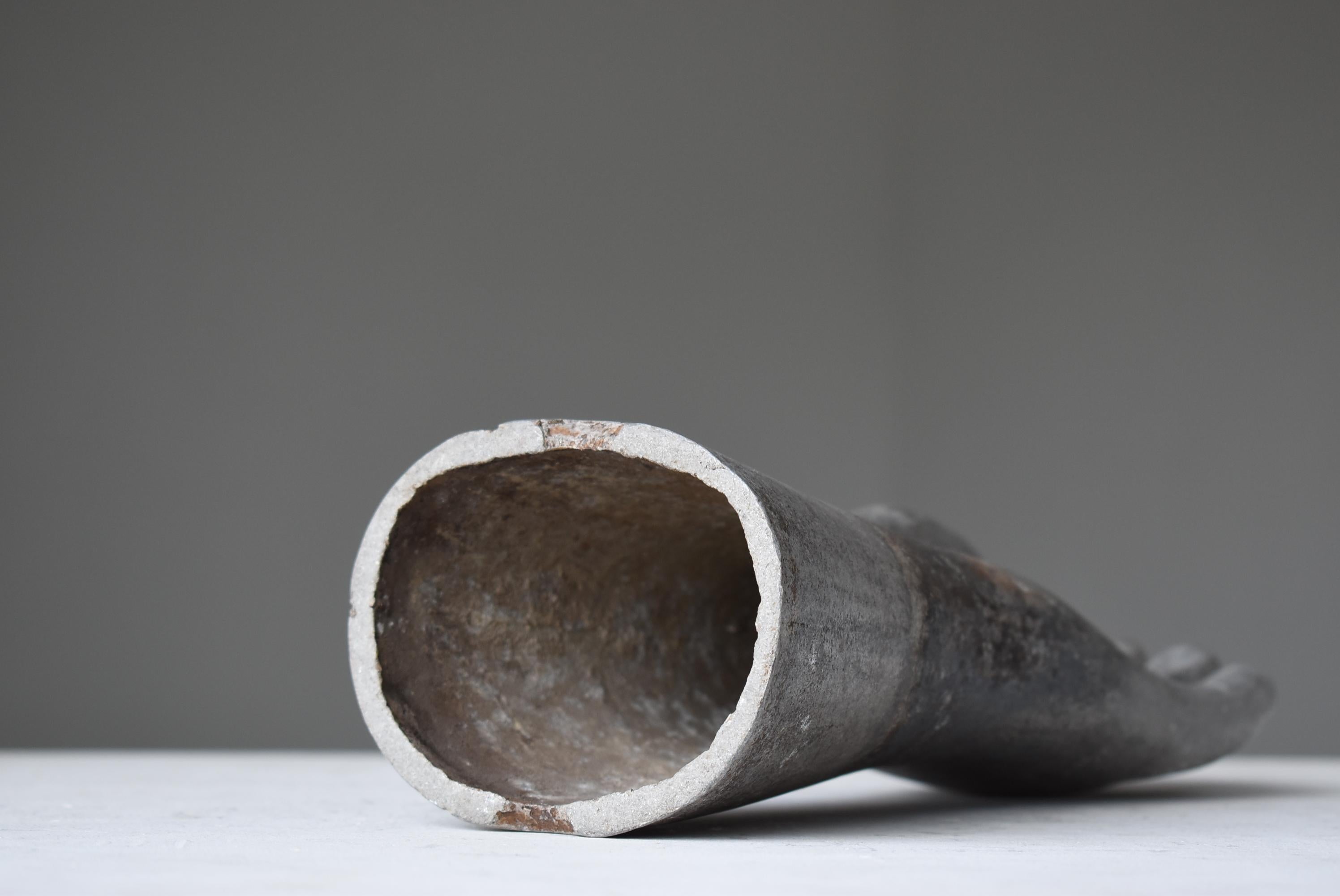 Japanese Old Aluminum Glove Mold 1940s-1960s / Object Wabi Sabi For Sale 6