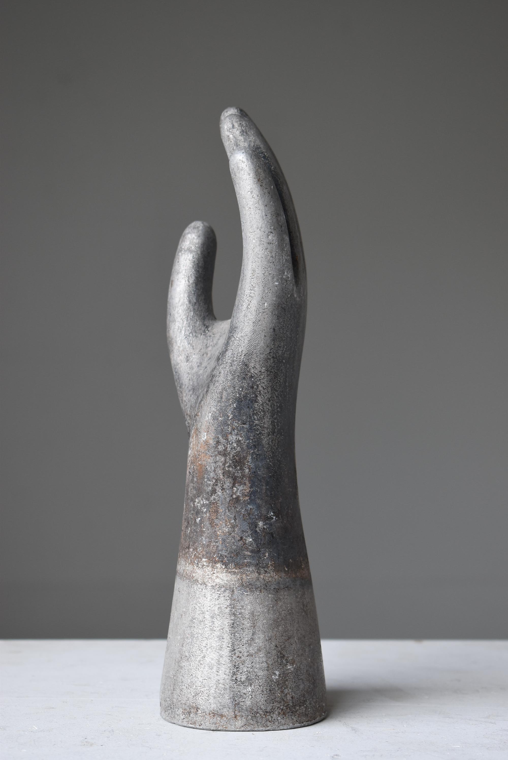 Japanese Old Aluminum Glove Mold 1940s-1960s / Object Wabi Sabi 2