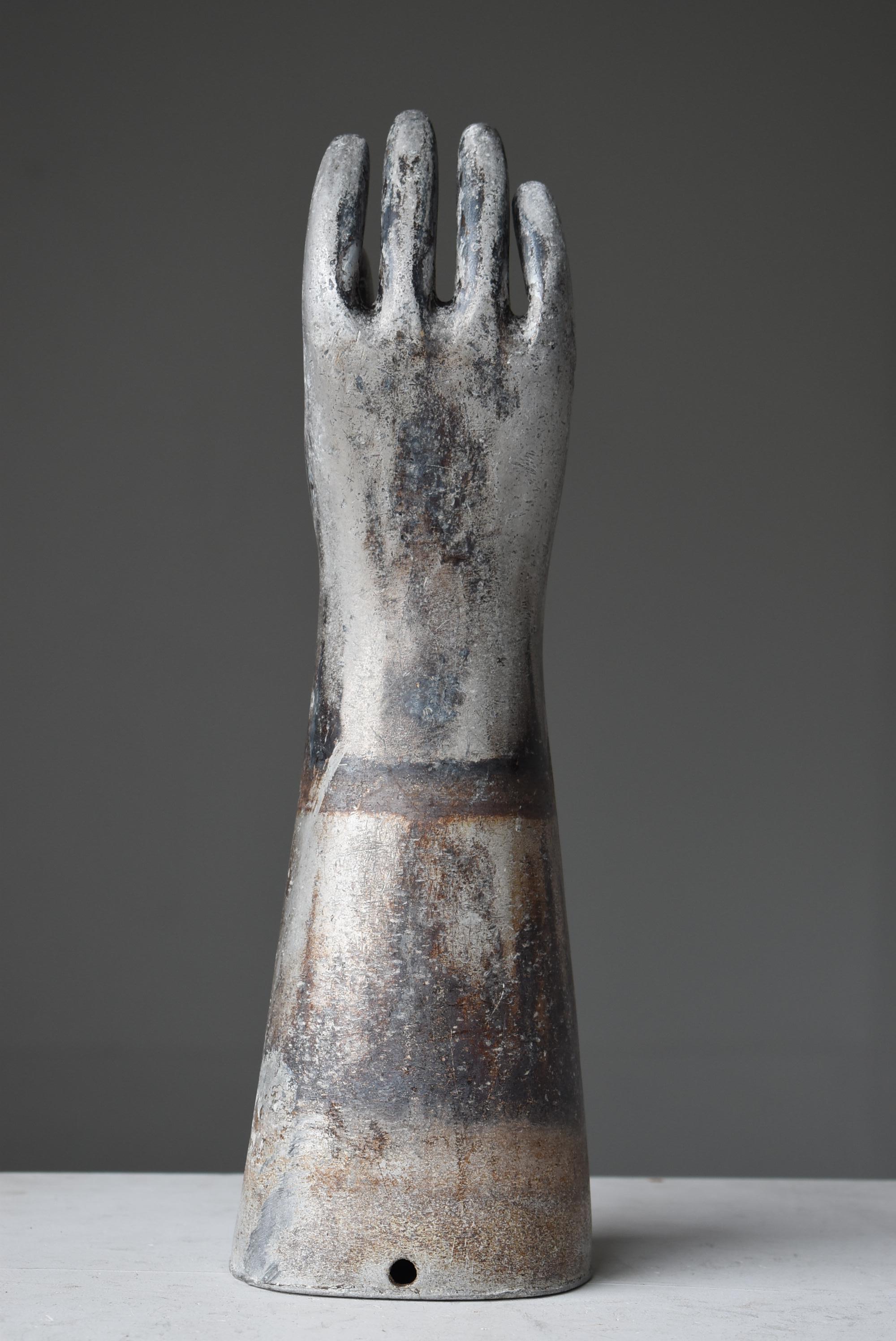 Japanese Old Aluminum Glove Mold 1940s-1960s / Object Wabisabi 5